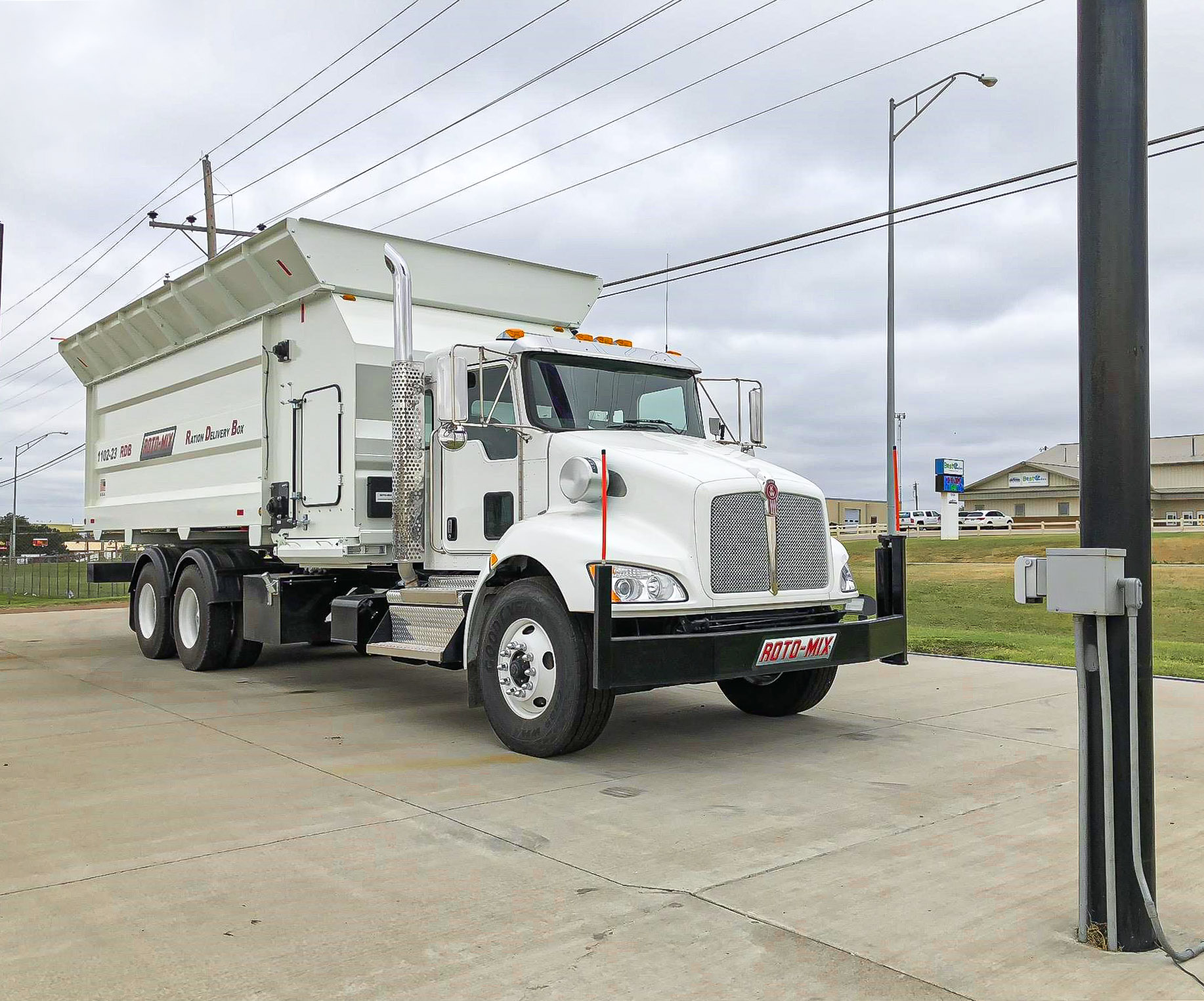 2021 KENWORTH T370 - image 4 of 6