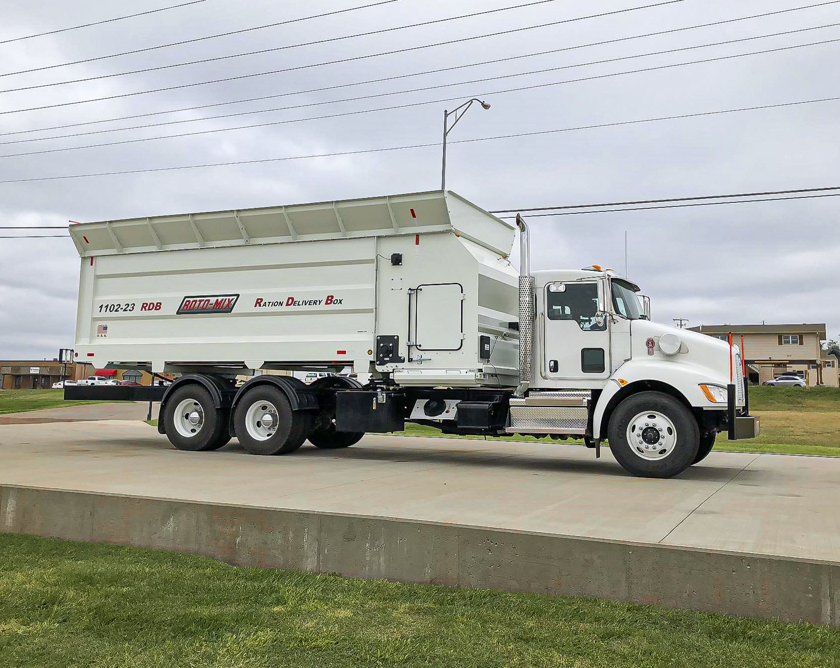 2021 KENWORTH T370 - image 5 of 6