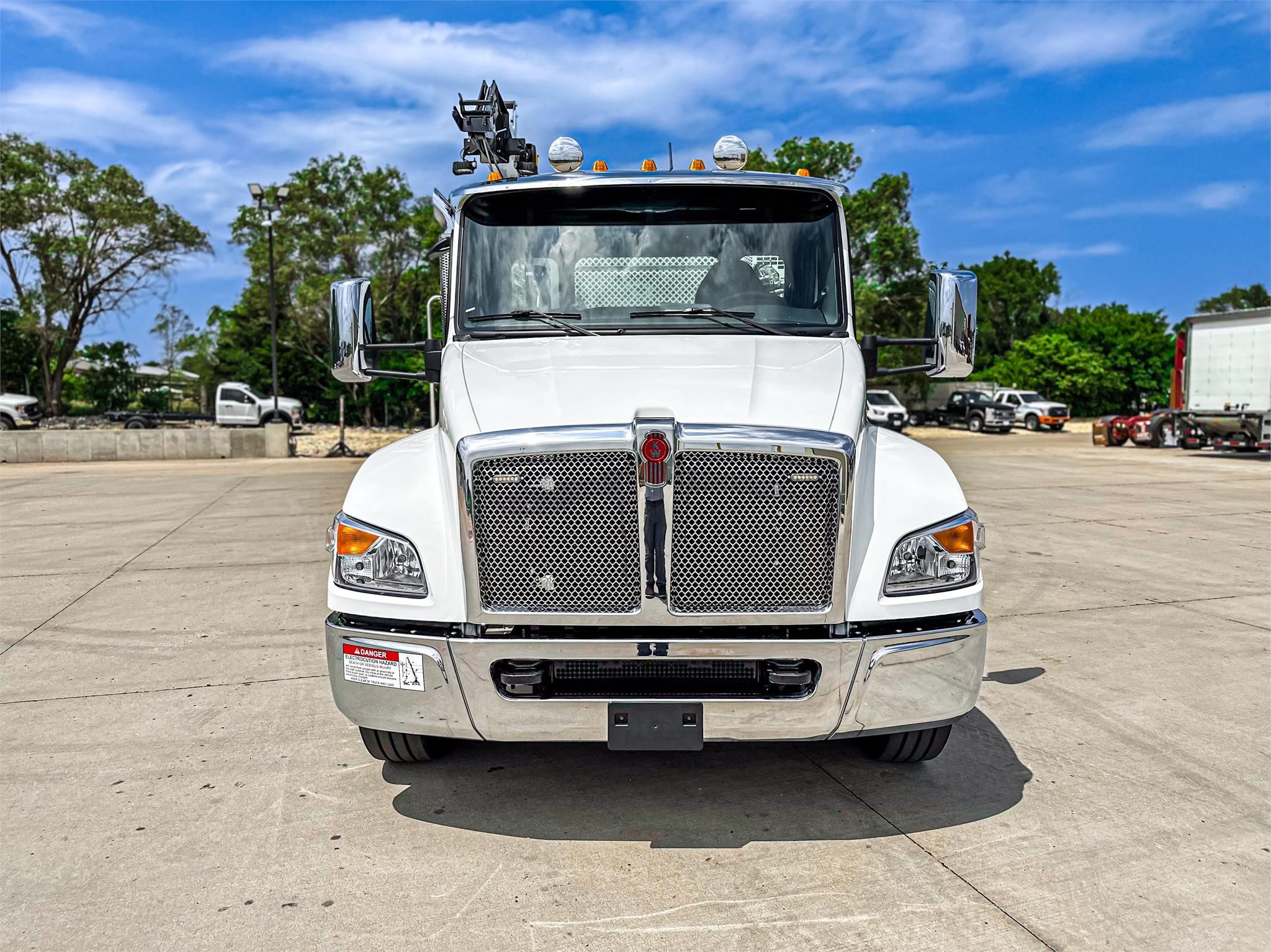 2024 KENWORTH T280 - image 2 of 6