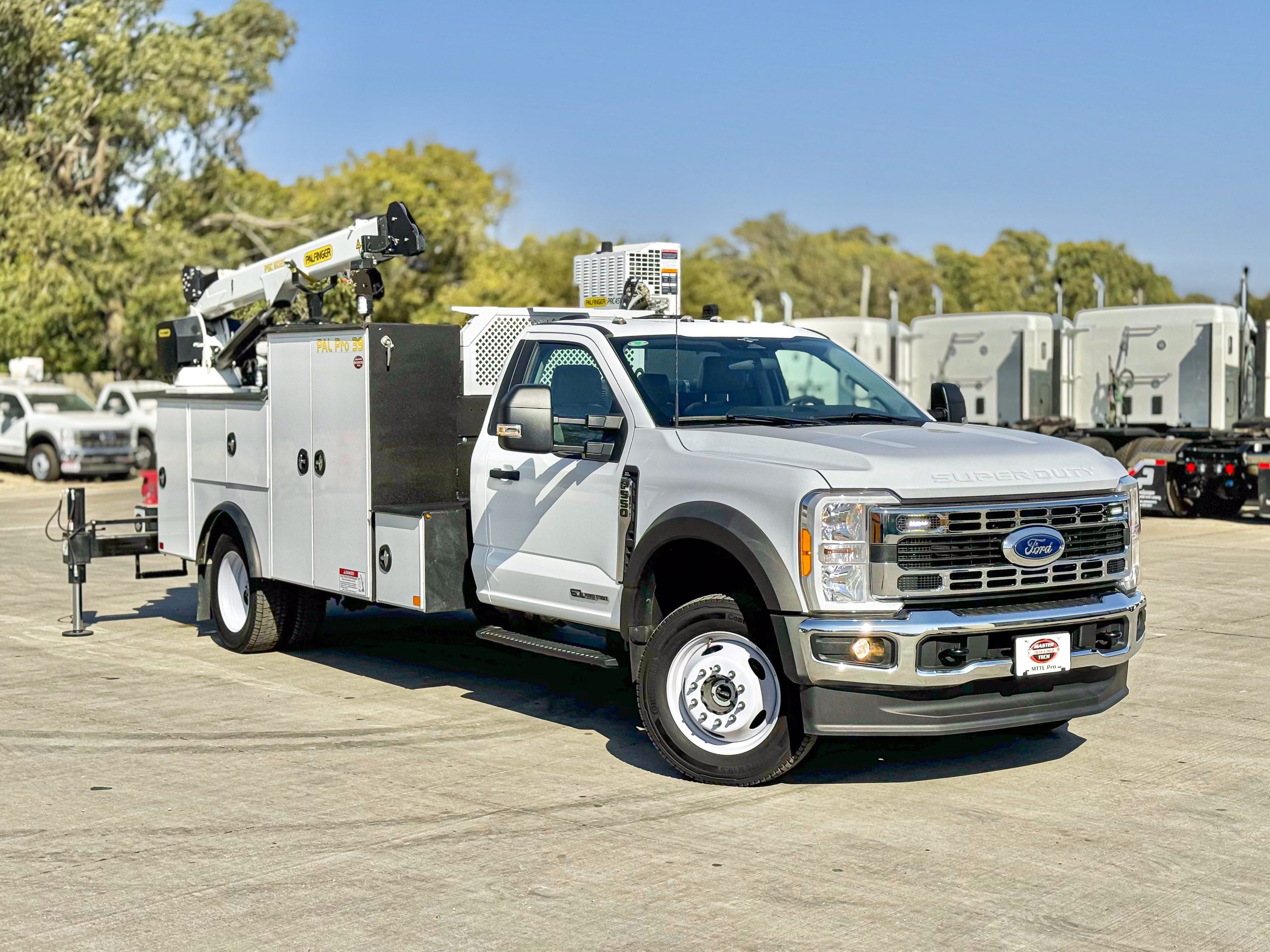 2023 Ford F550 XL - image 3 of 6