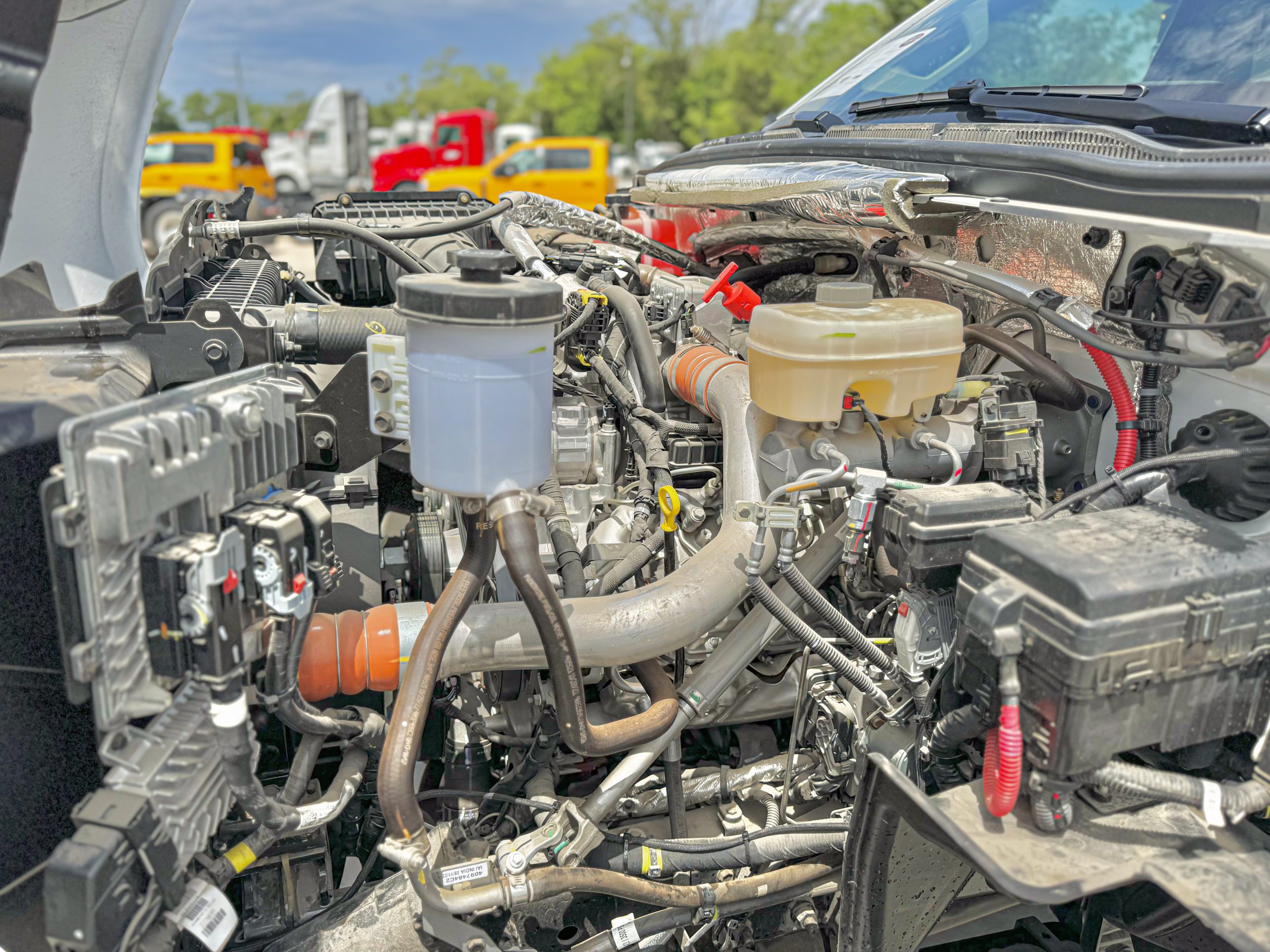 2023 CHEVROLET SILVERADO 6500 HD - image 2 of 6