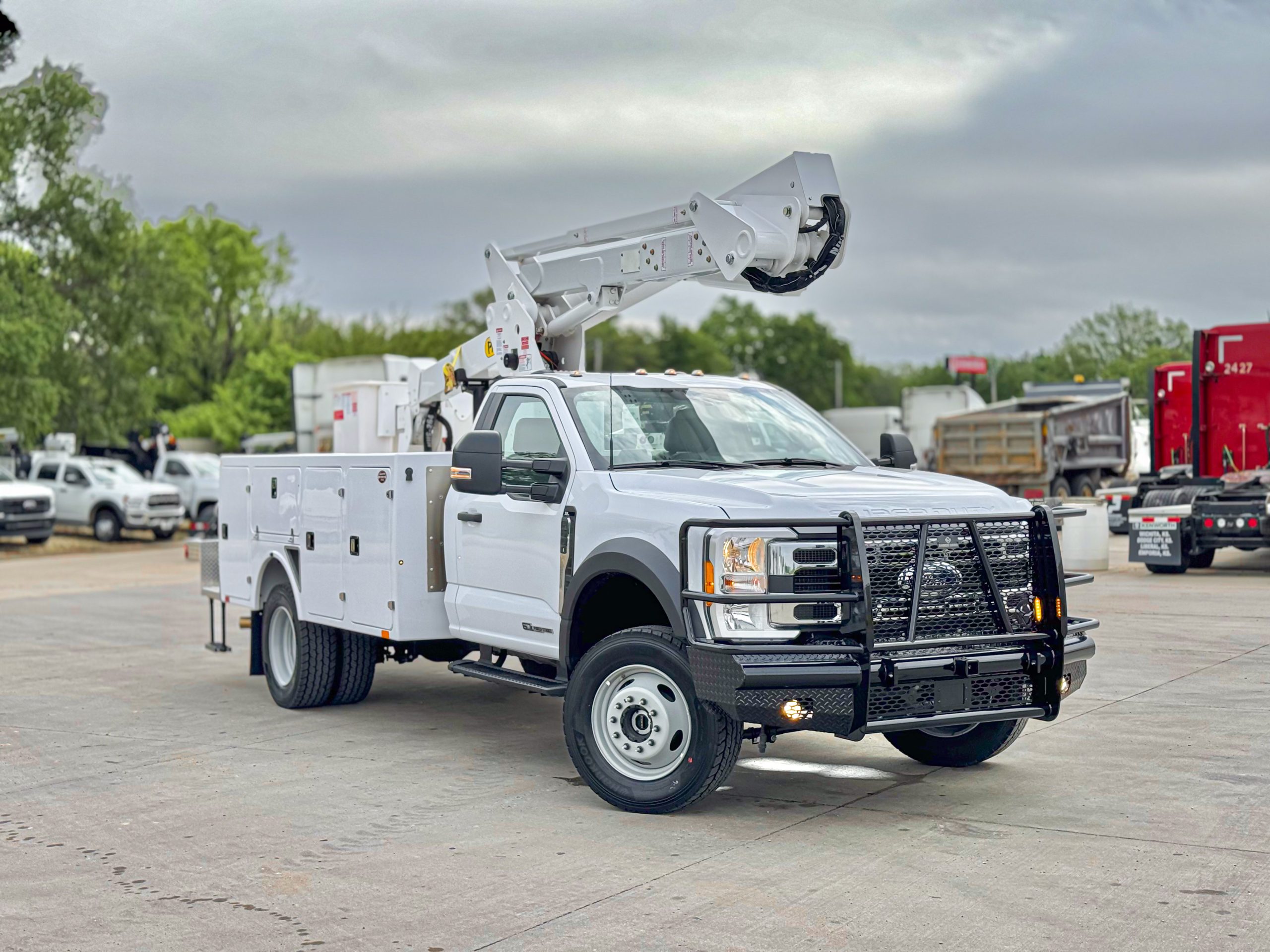 2023 Ford F600 XL - image 3 of 6