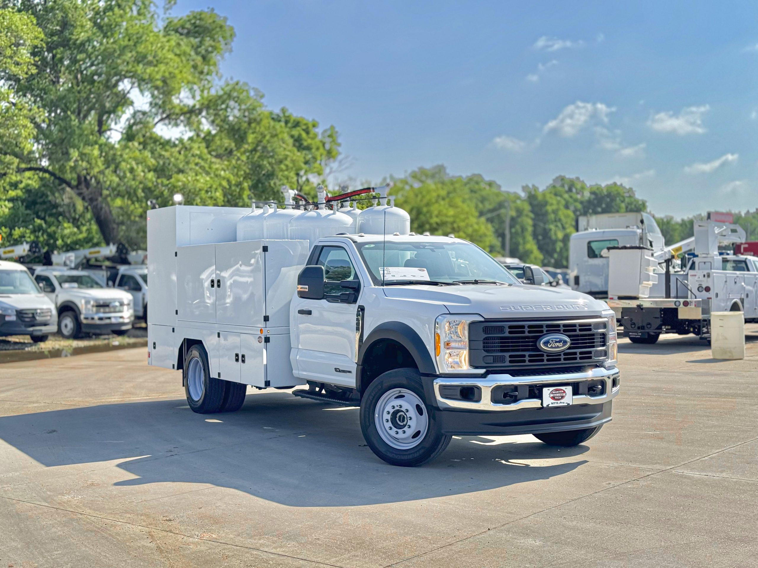 2023 FORD F600 XL - image 3 of 6