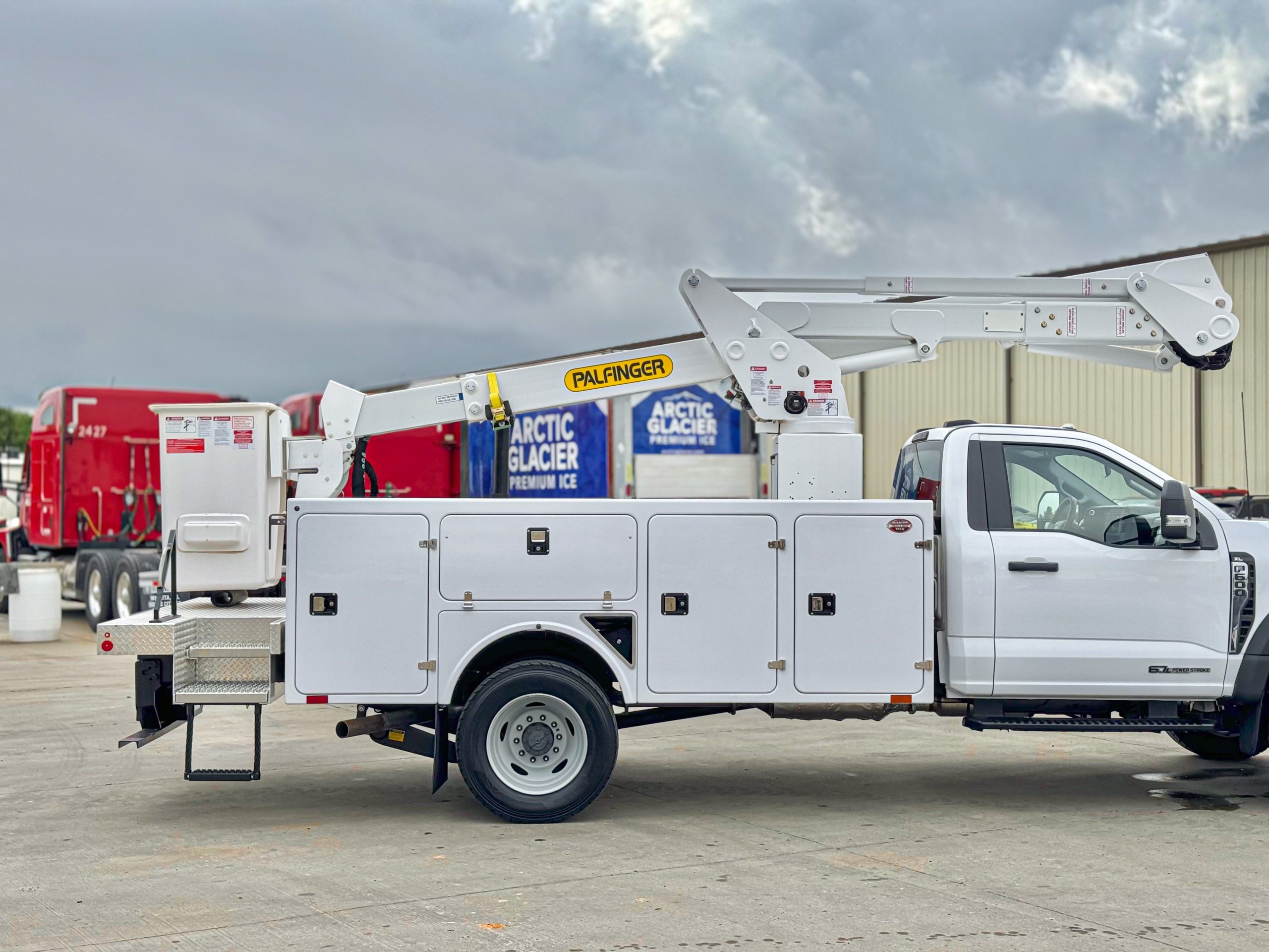 2023 Ford F600 XL - image 5 of 6