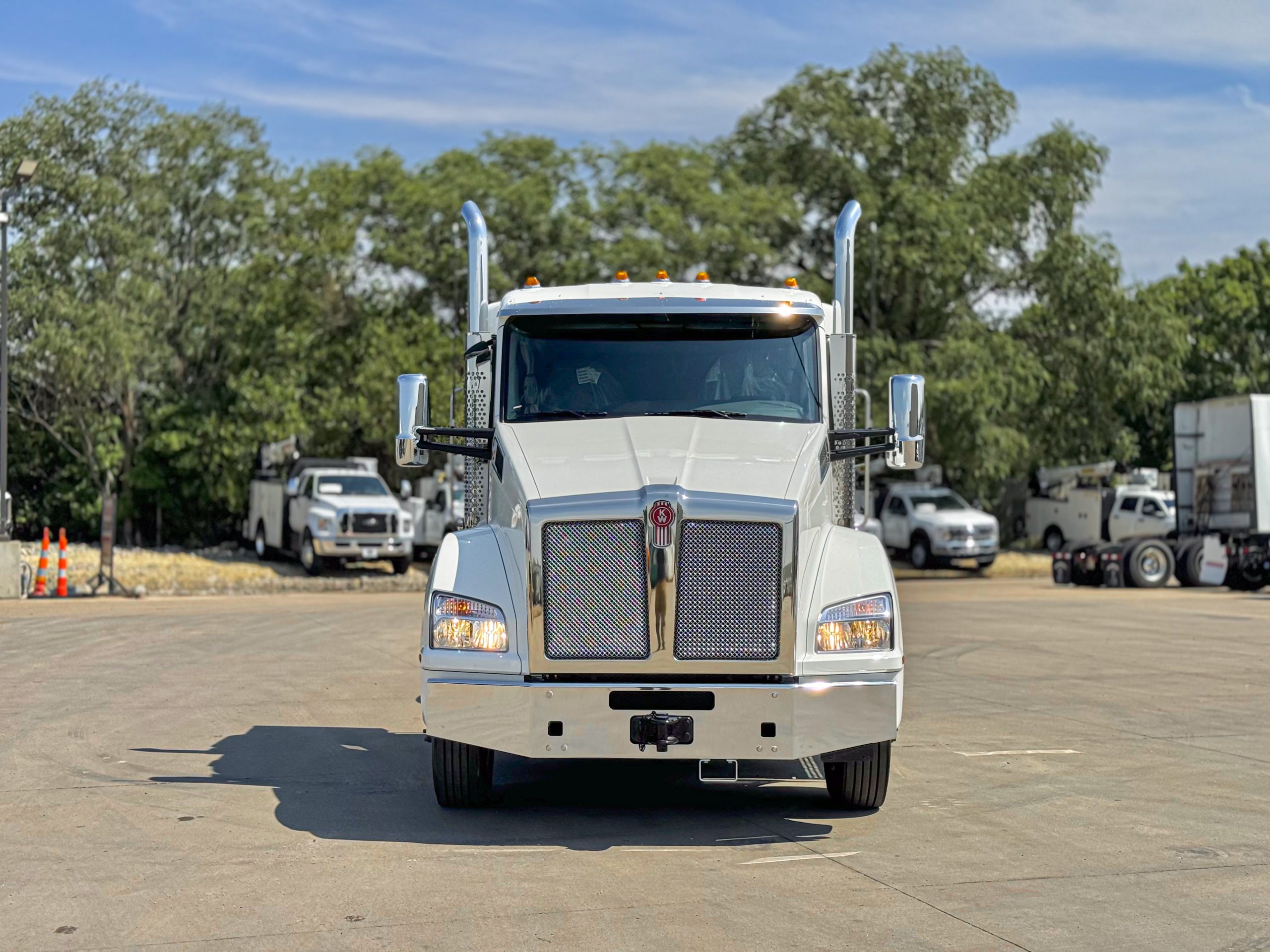 2024 Kenworth T880 - image 5 of 6