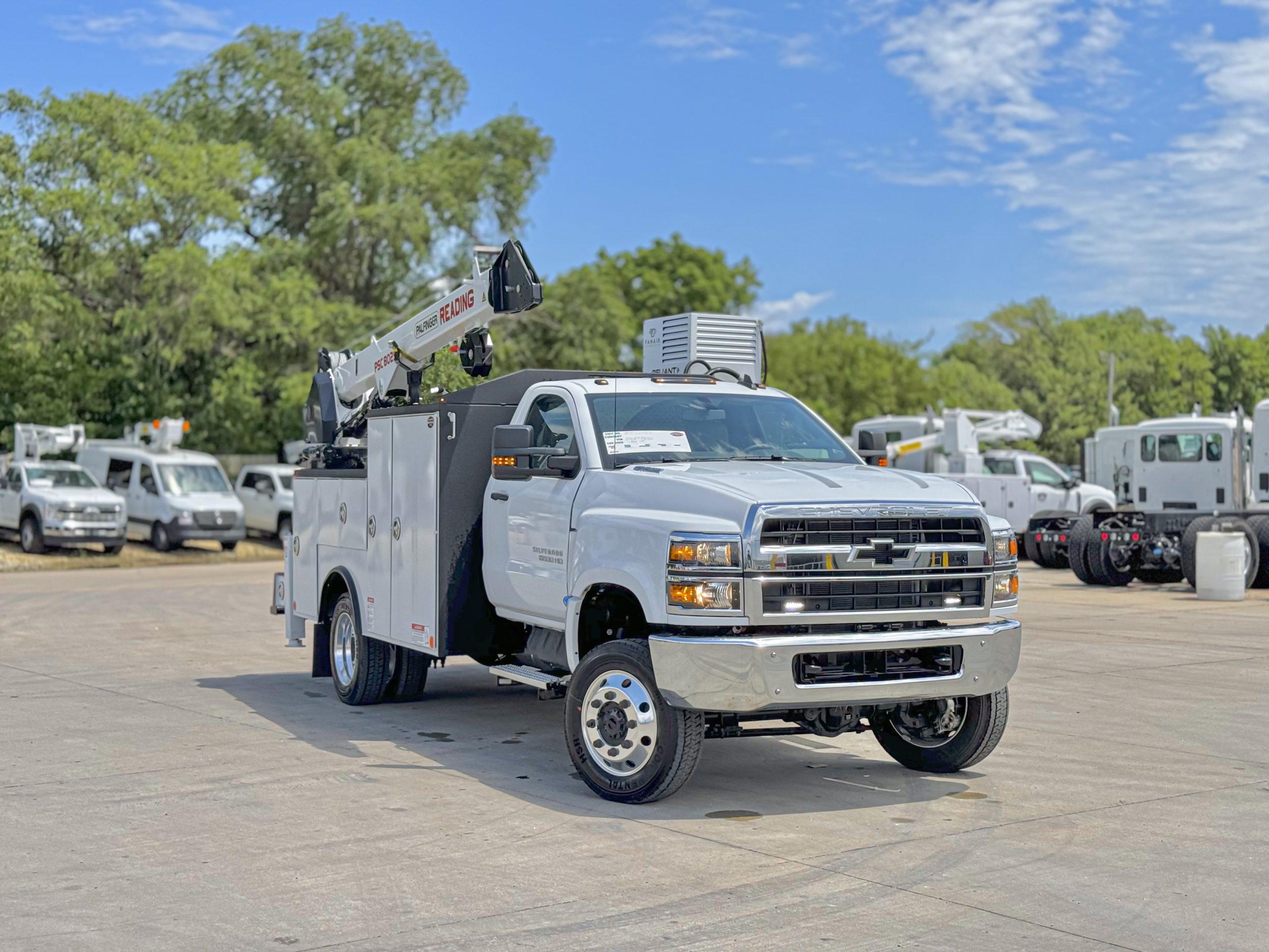 2023 CHEVROLET SILVERADO 6500 HD - image 5 of 6