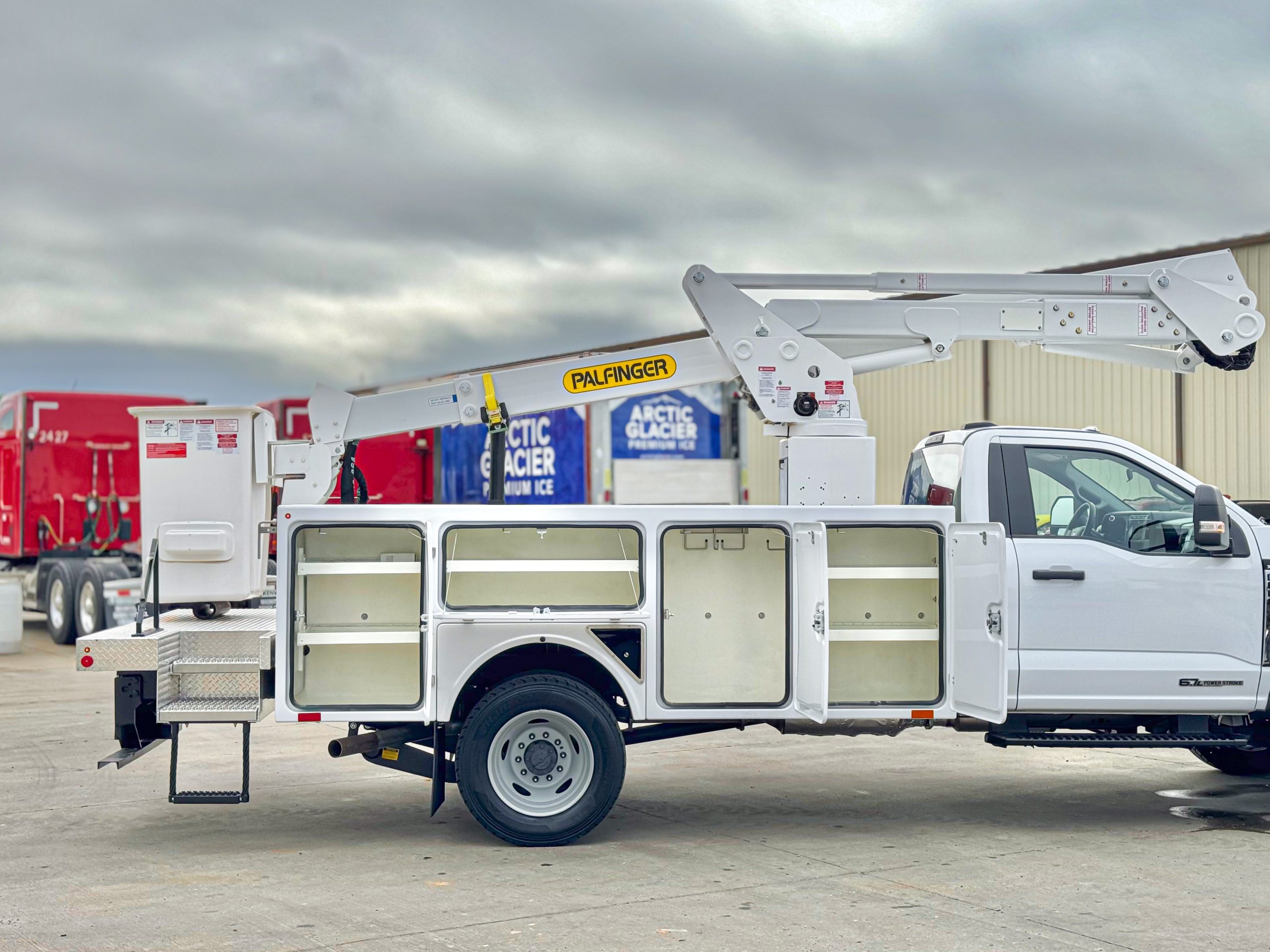 2023 Ford F600 XL - image 6 of 6