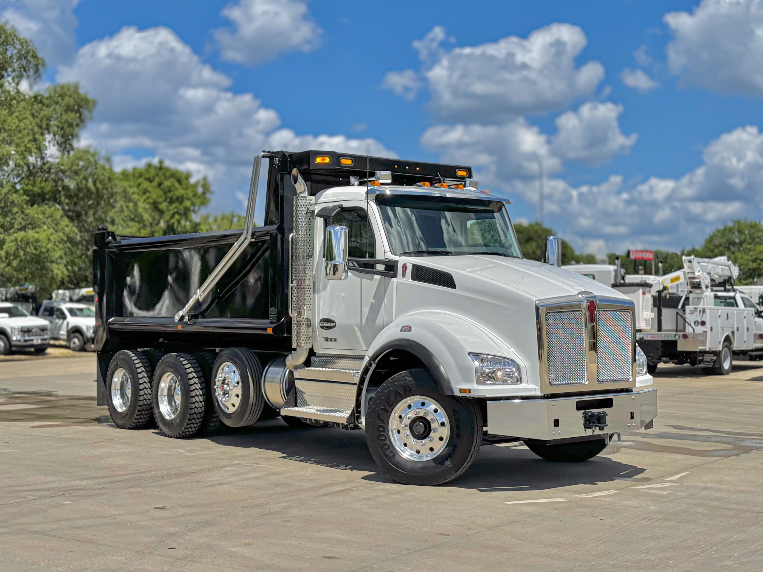 2025 Kenworth T880 - image 6 of 6