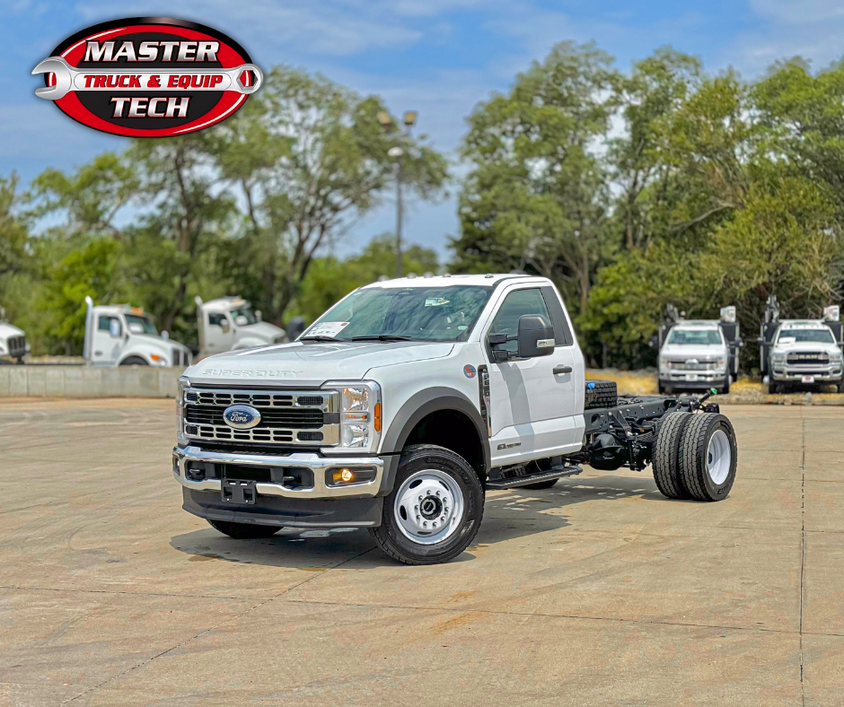 2024 FORD F600 XL (Regular Cab) Cab & Chassis - image 1 of 6