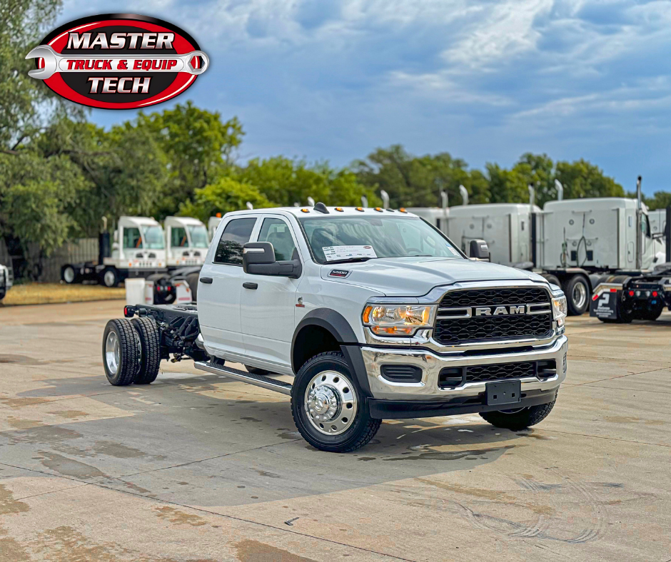 2024 Ram 5500 HD (Crew Cab) Cab & Chassis - image 4 of 6