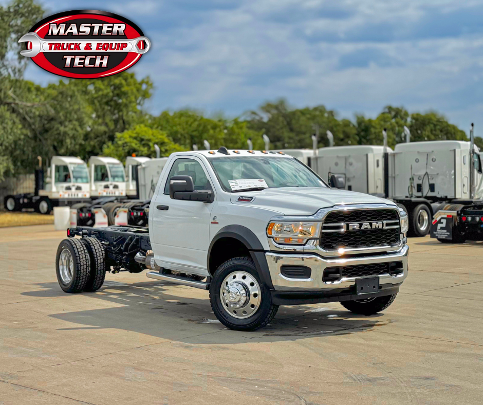 2024 Ram 5500 HD (Regular Cab) Cab & Chassis - image 4 of 6