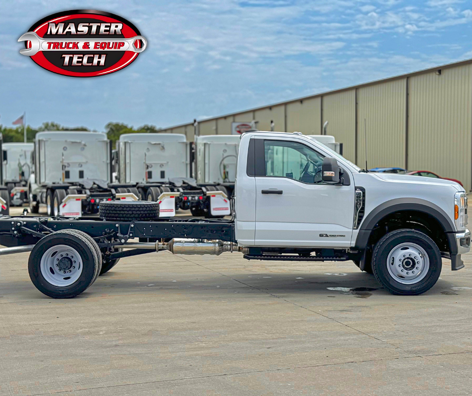 2024 FORD F600 XL (Regular Cab) Cab & Chassis - image 5 of 6