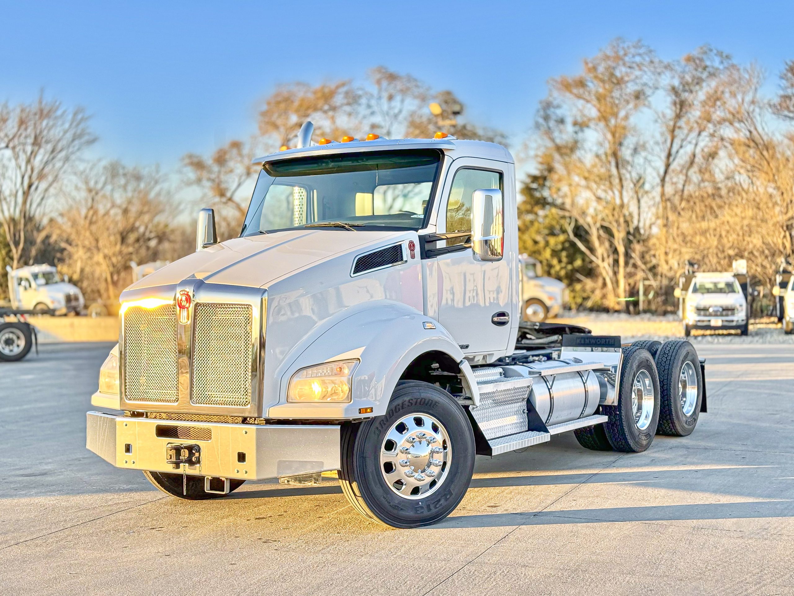 2020 Kenworth T880 - image 2 of 6