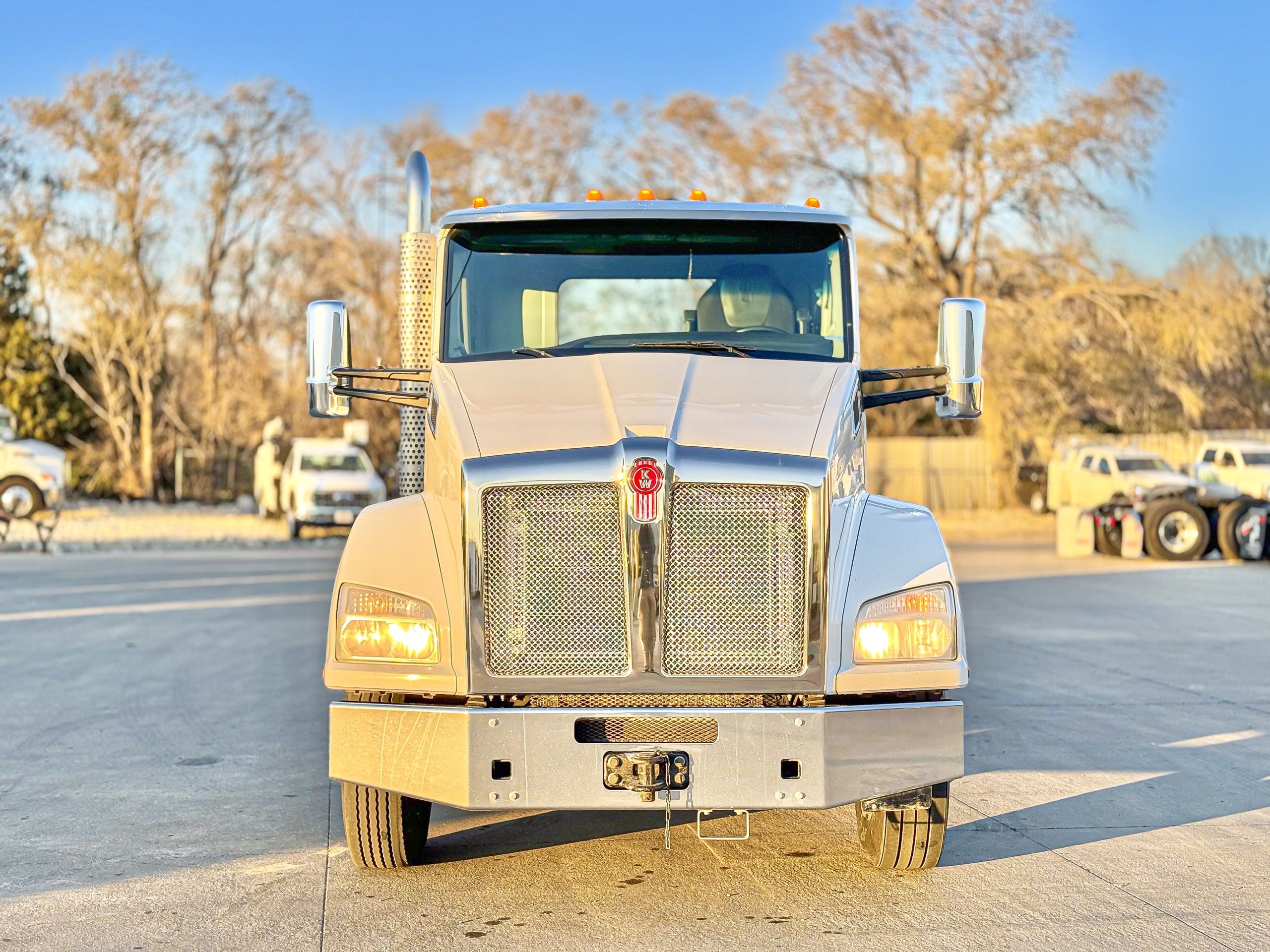 2020 Kenworth T880 - image 3 of 6