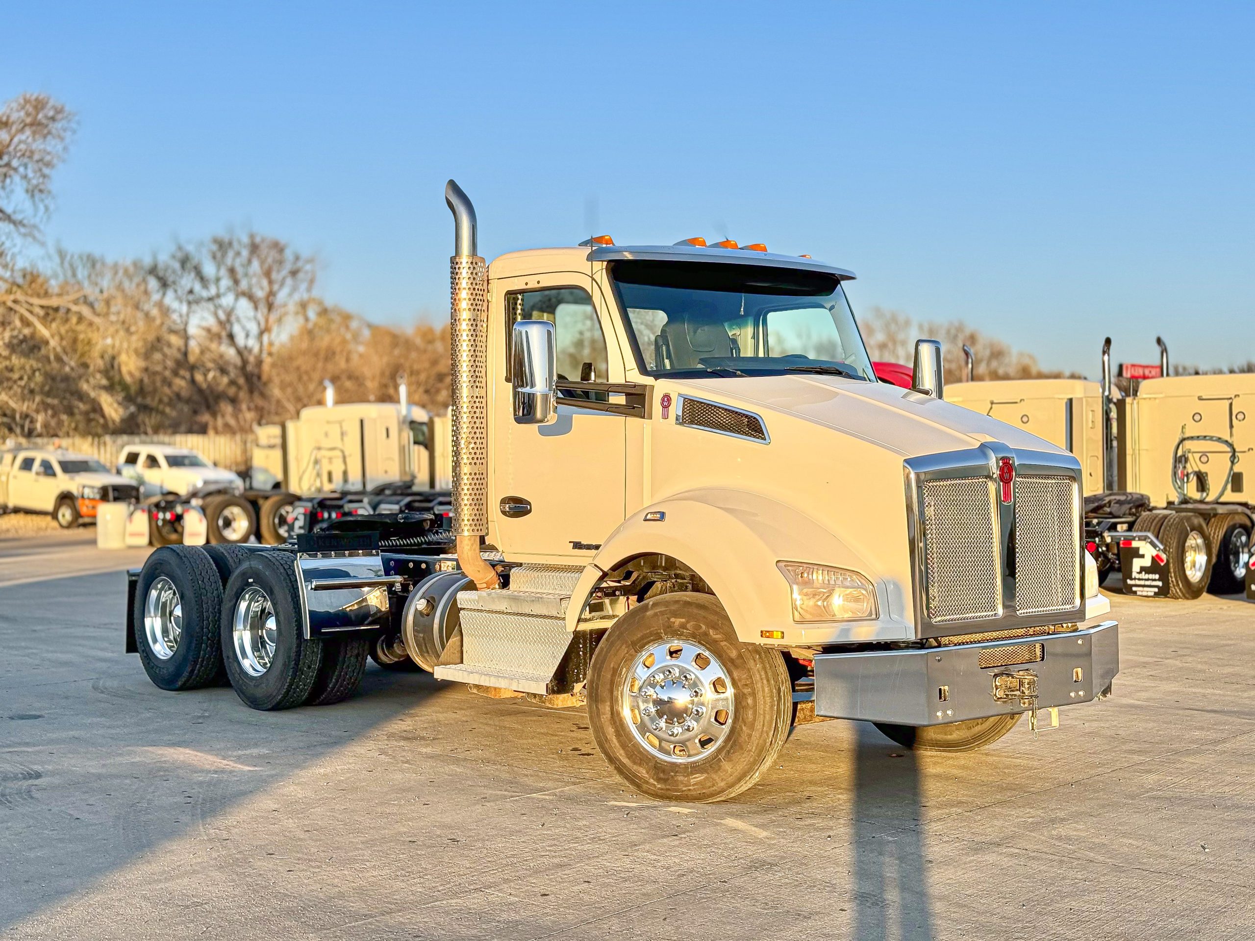 2020 Kenworth T880 - image 4 of 6