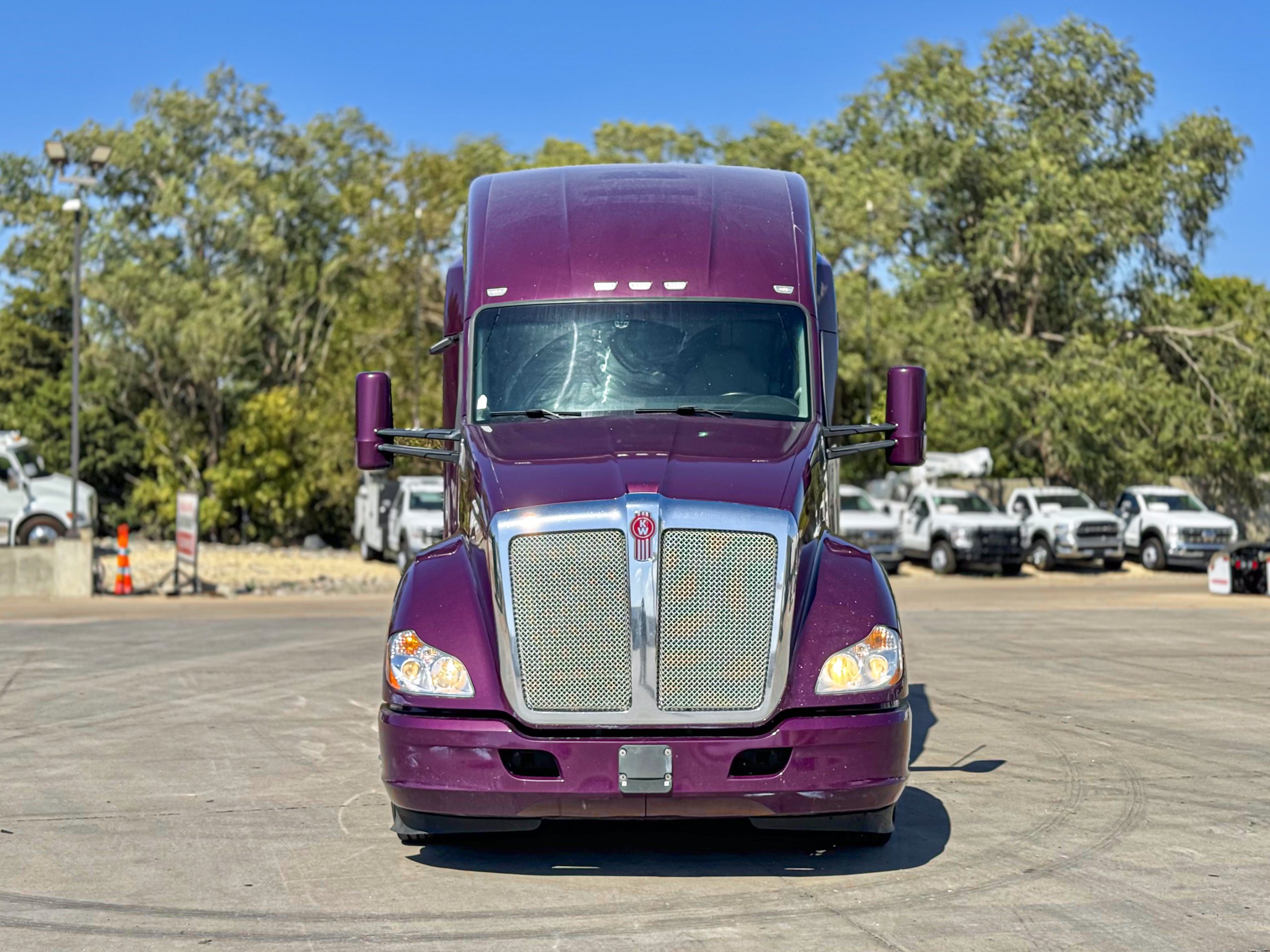 2020 Kenworth T680 - image 2 of 6