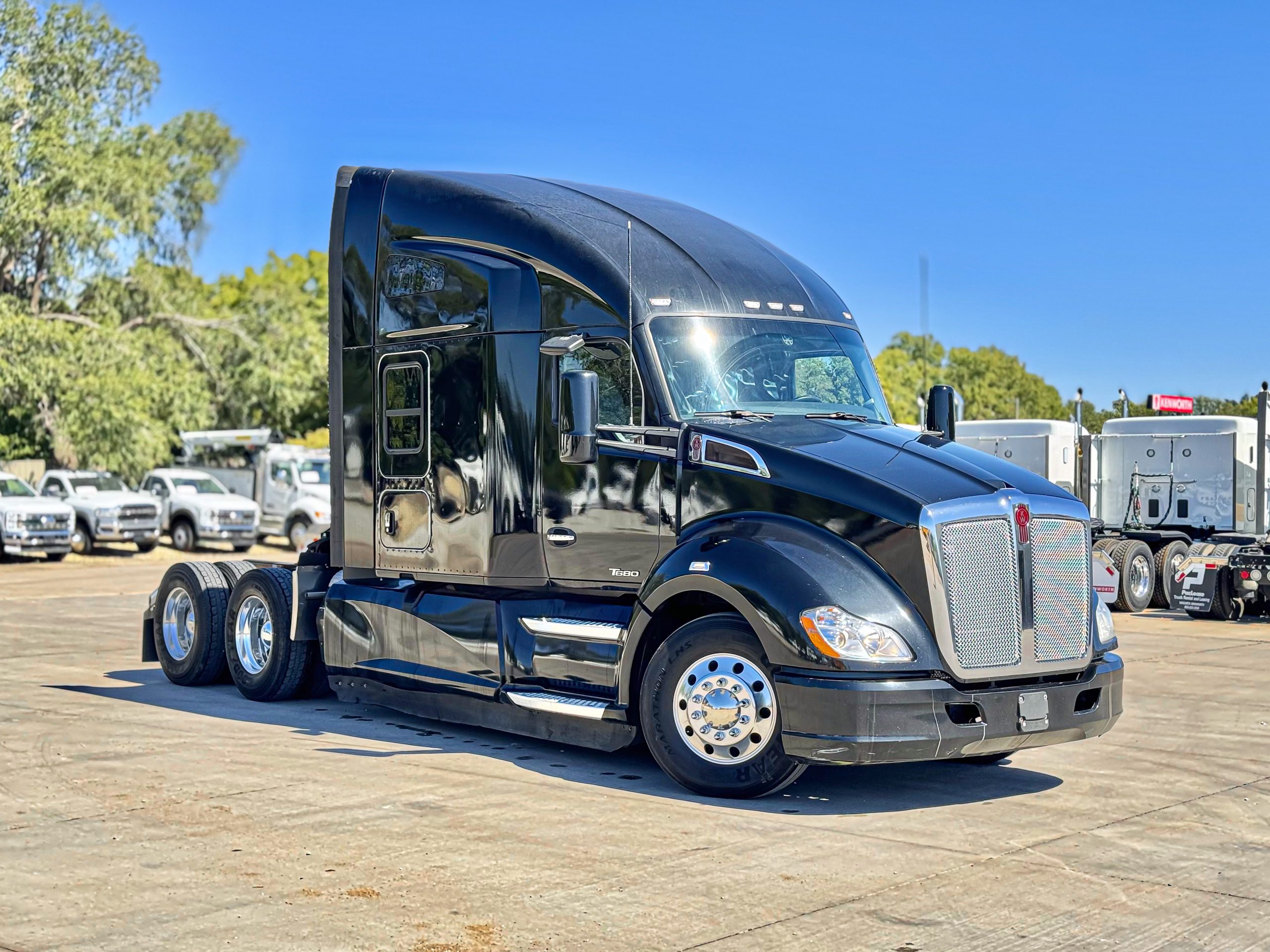 2020 Kenworth T680 - image 3 of 6