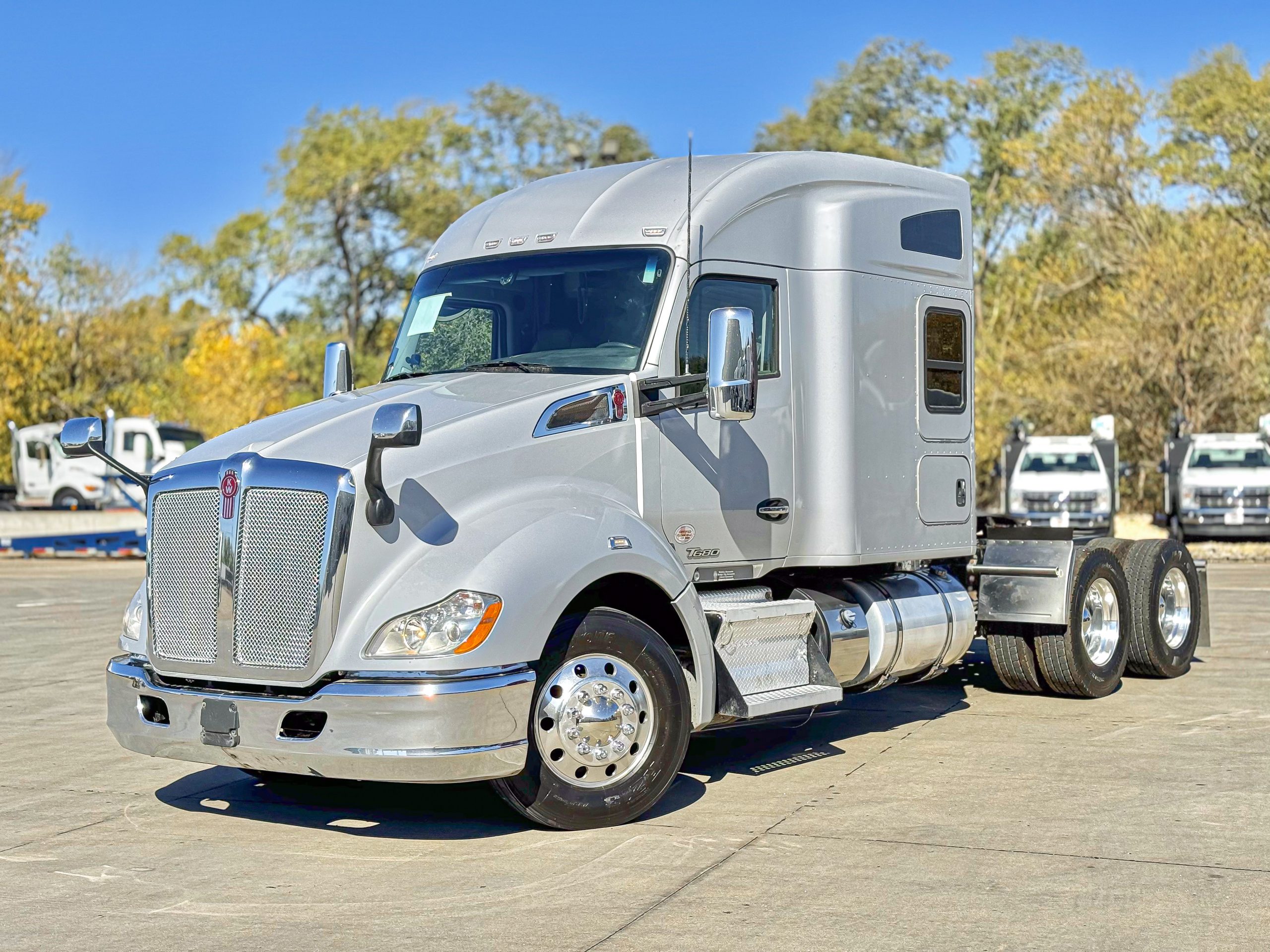 2020 Kenworth T680 - image 2 of 6