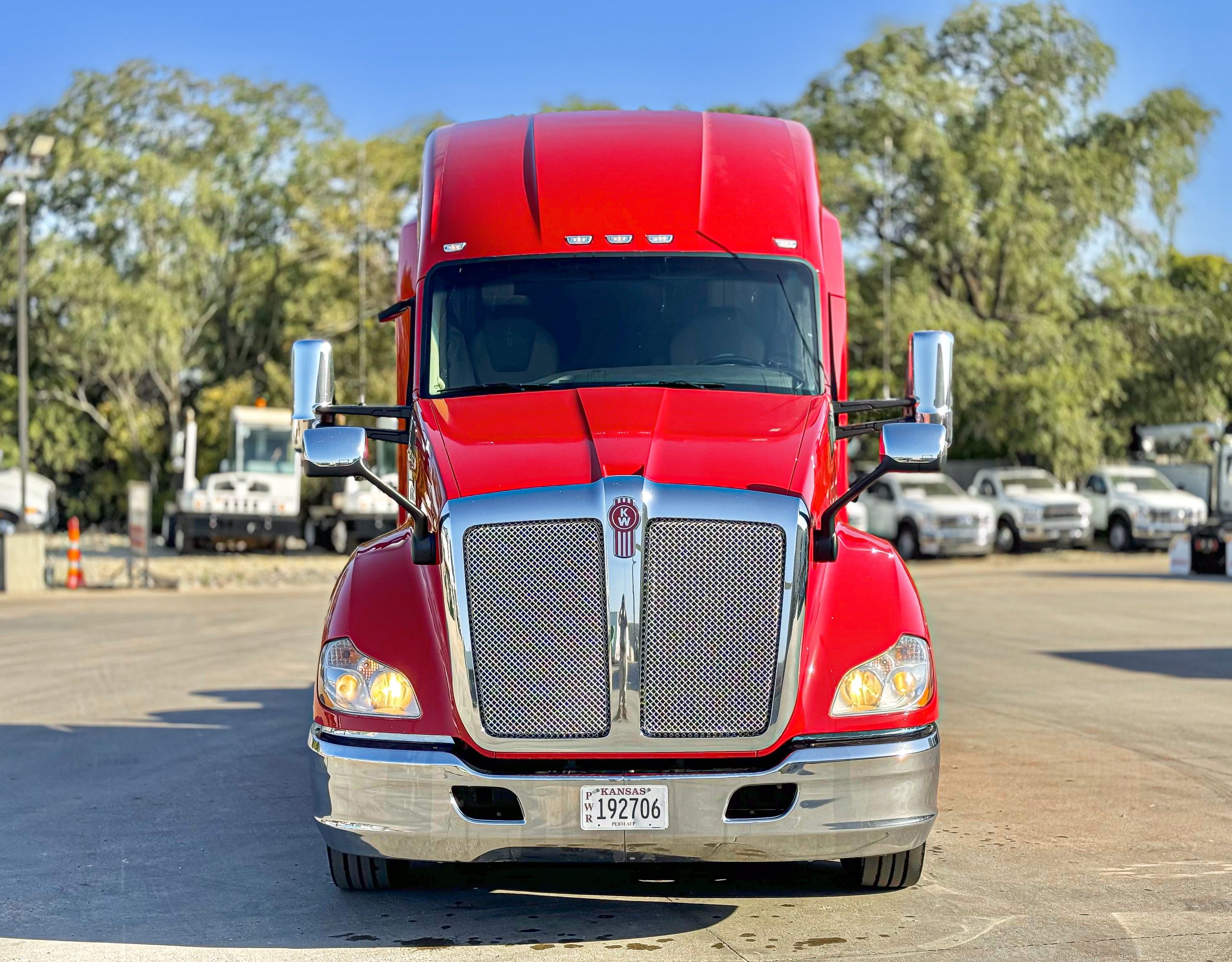 2020 Kenworth T680 - image 3 of 6