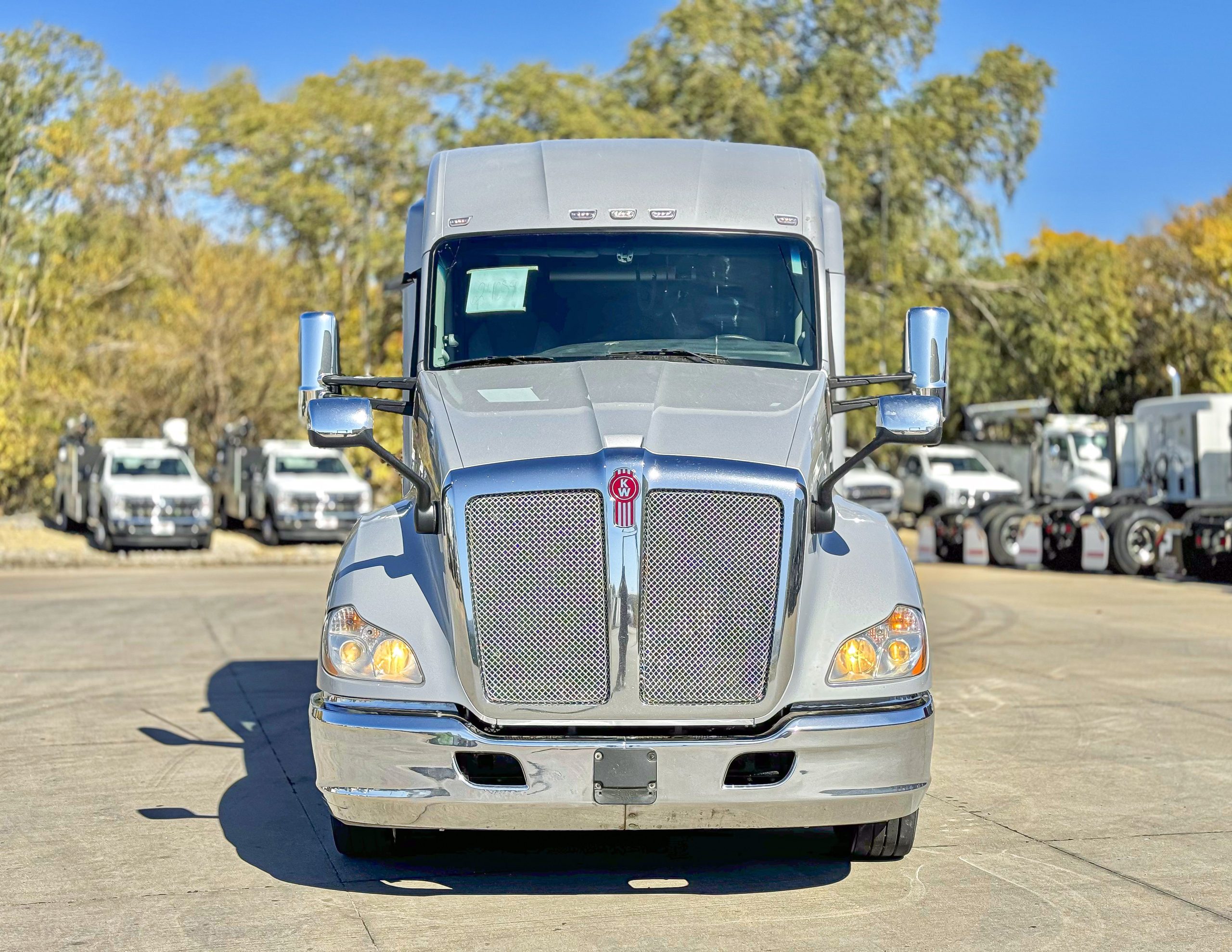 2020 Kenworth T680 - image 3 of 6