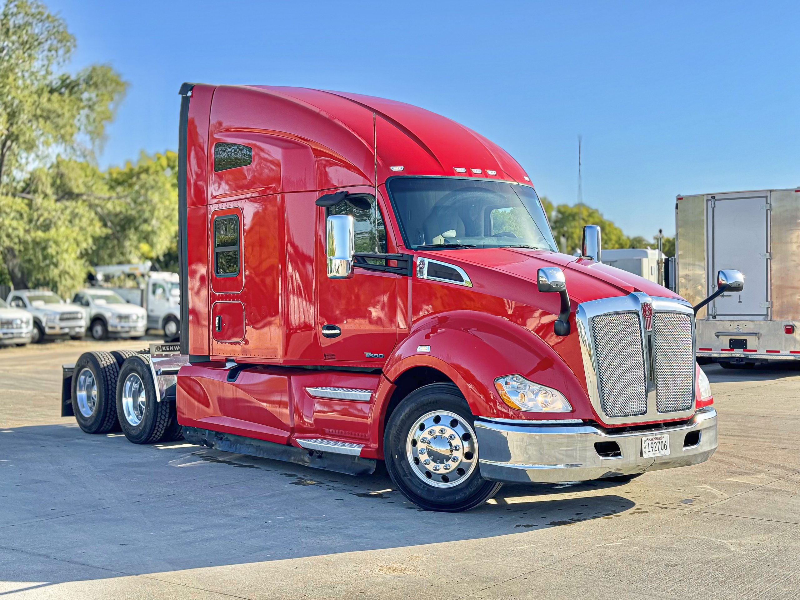 2020 Kenworth T680 - image 4 of 6