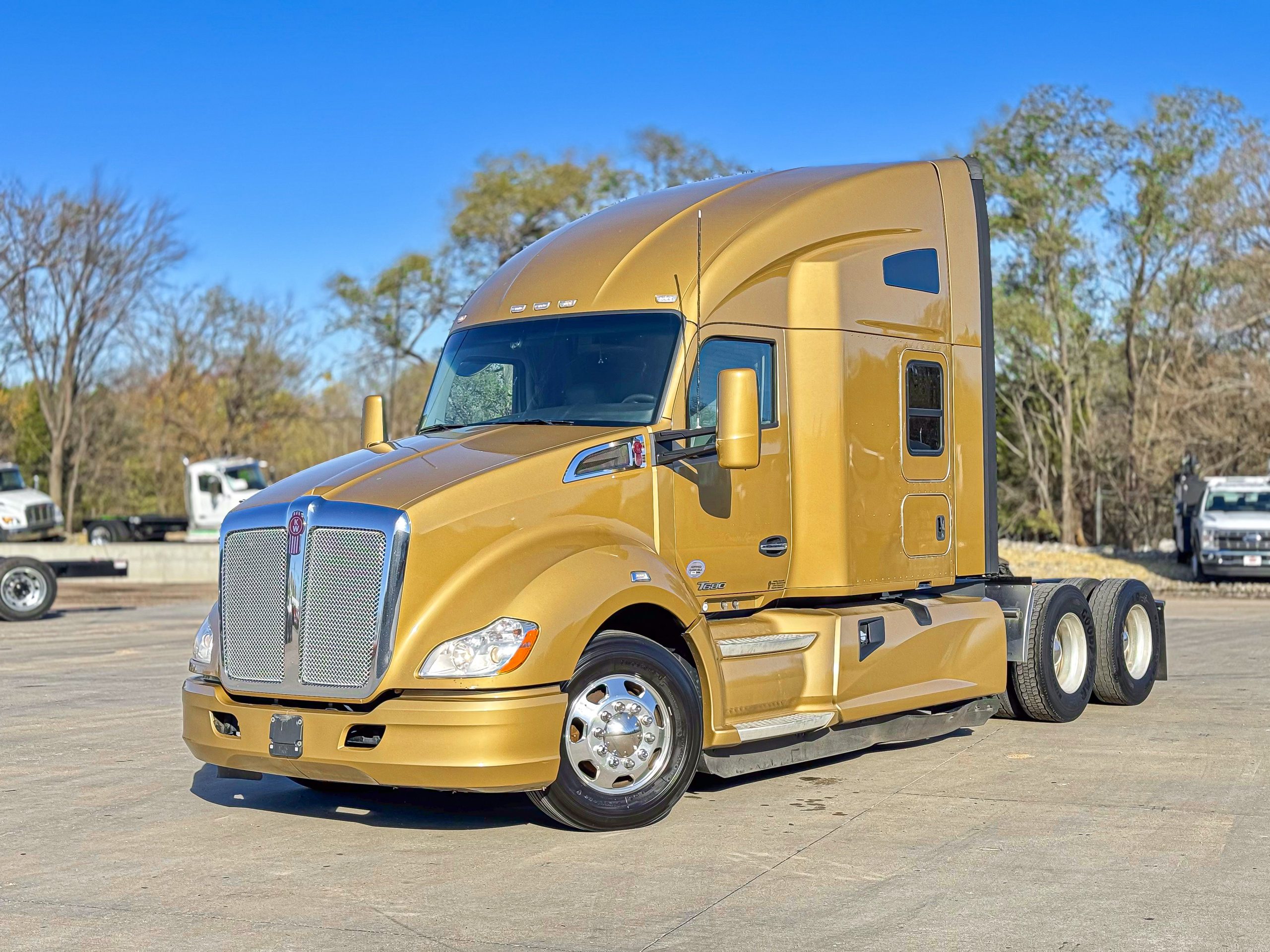 2020 Kenworth T680 - image 2 of 6