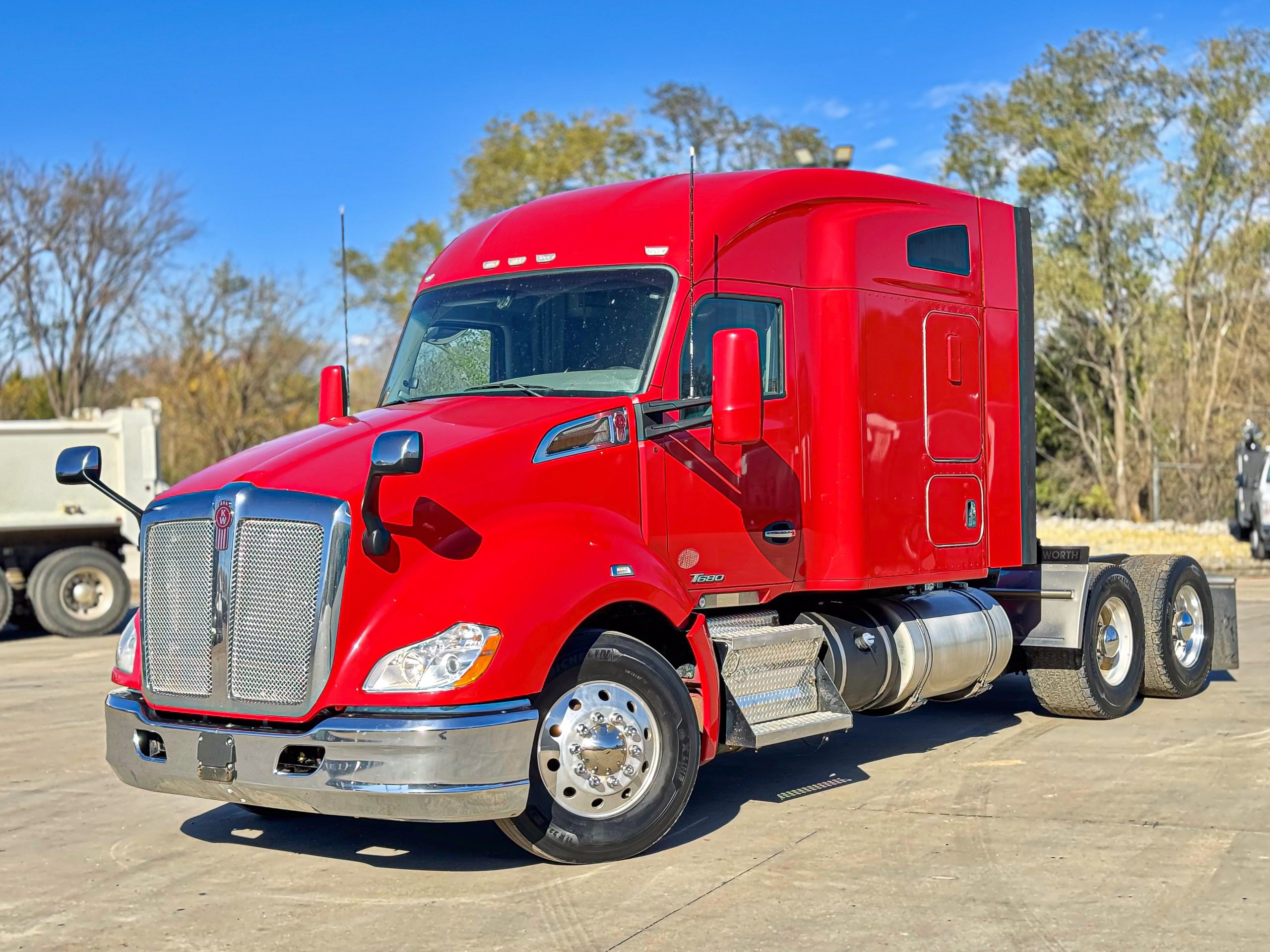 2019 Kenworth T680 - image 2 of 6