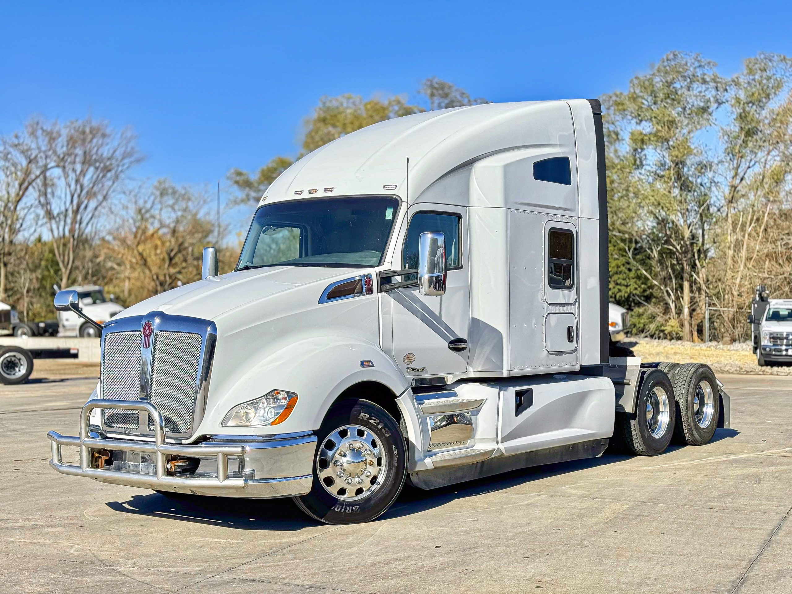 2020 Kenworth T680 - image 2 of 6