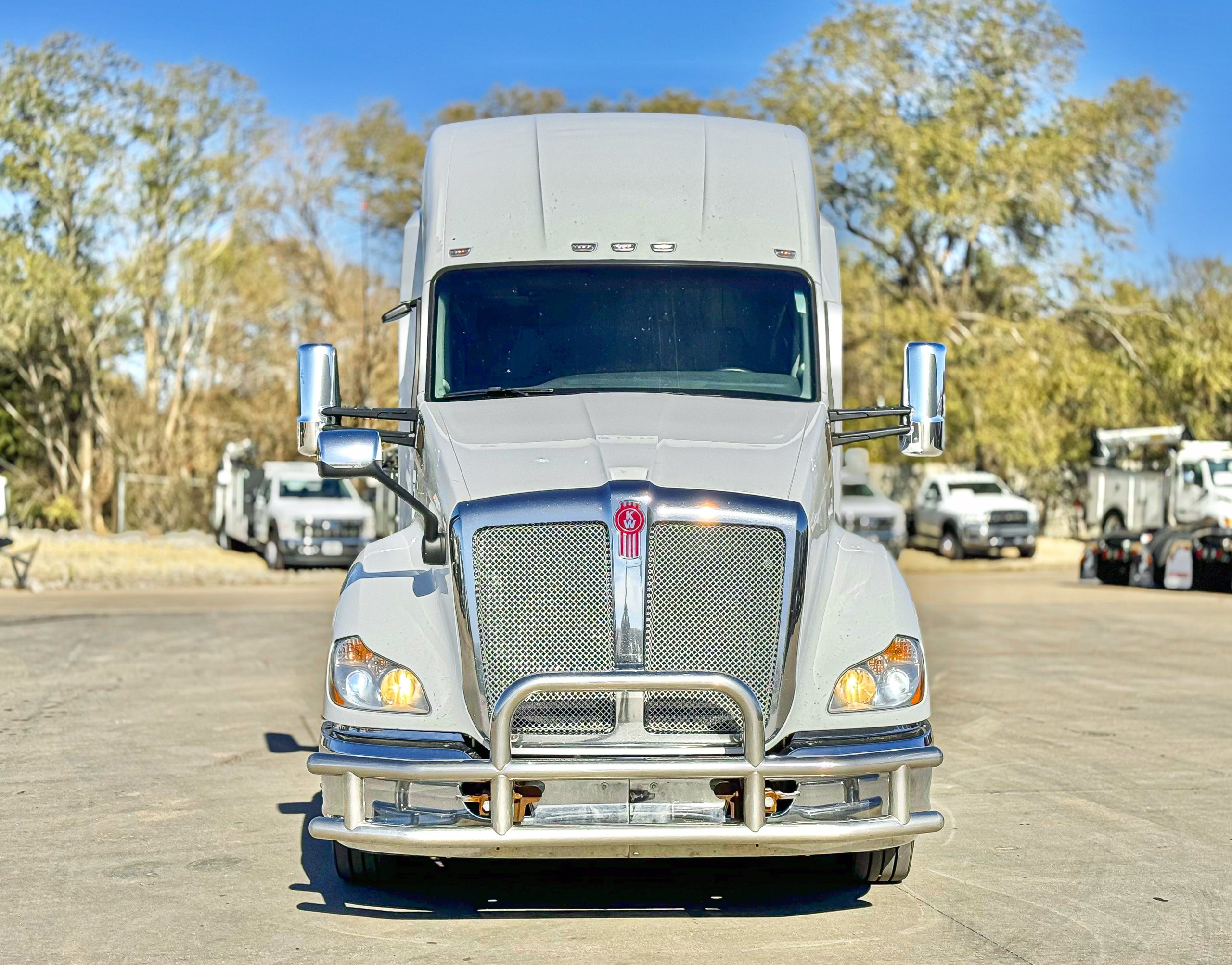 2020 Kenworth T680 - image 3 of 6