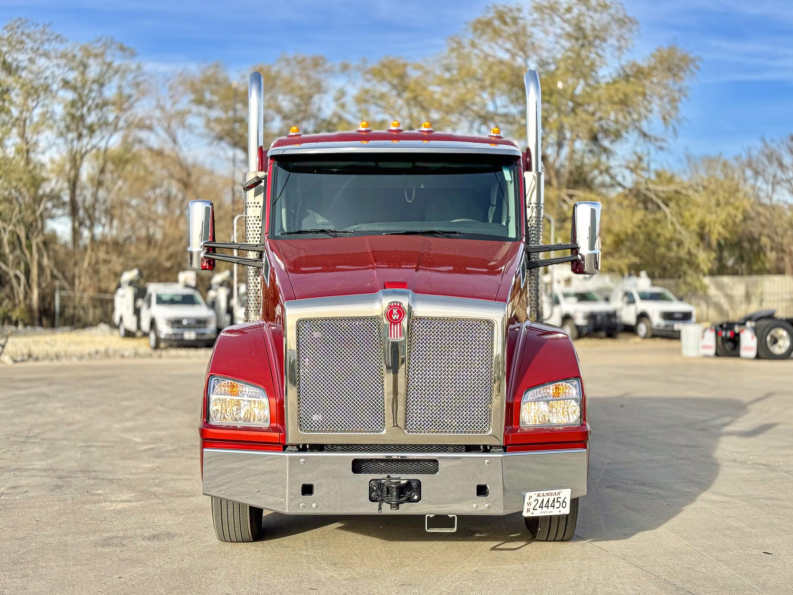 2024 Kenworth T880 - image 3 of 6