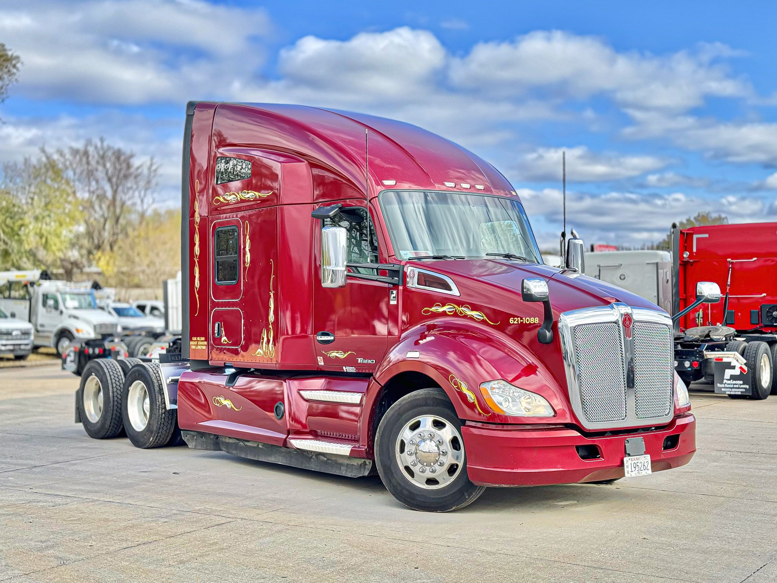 2020 Kenworth T680 - image 4 of 6