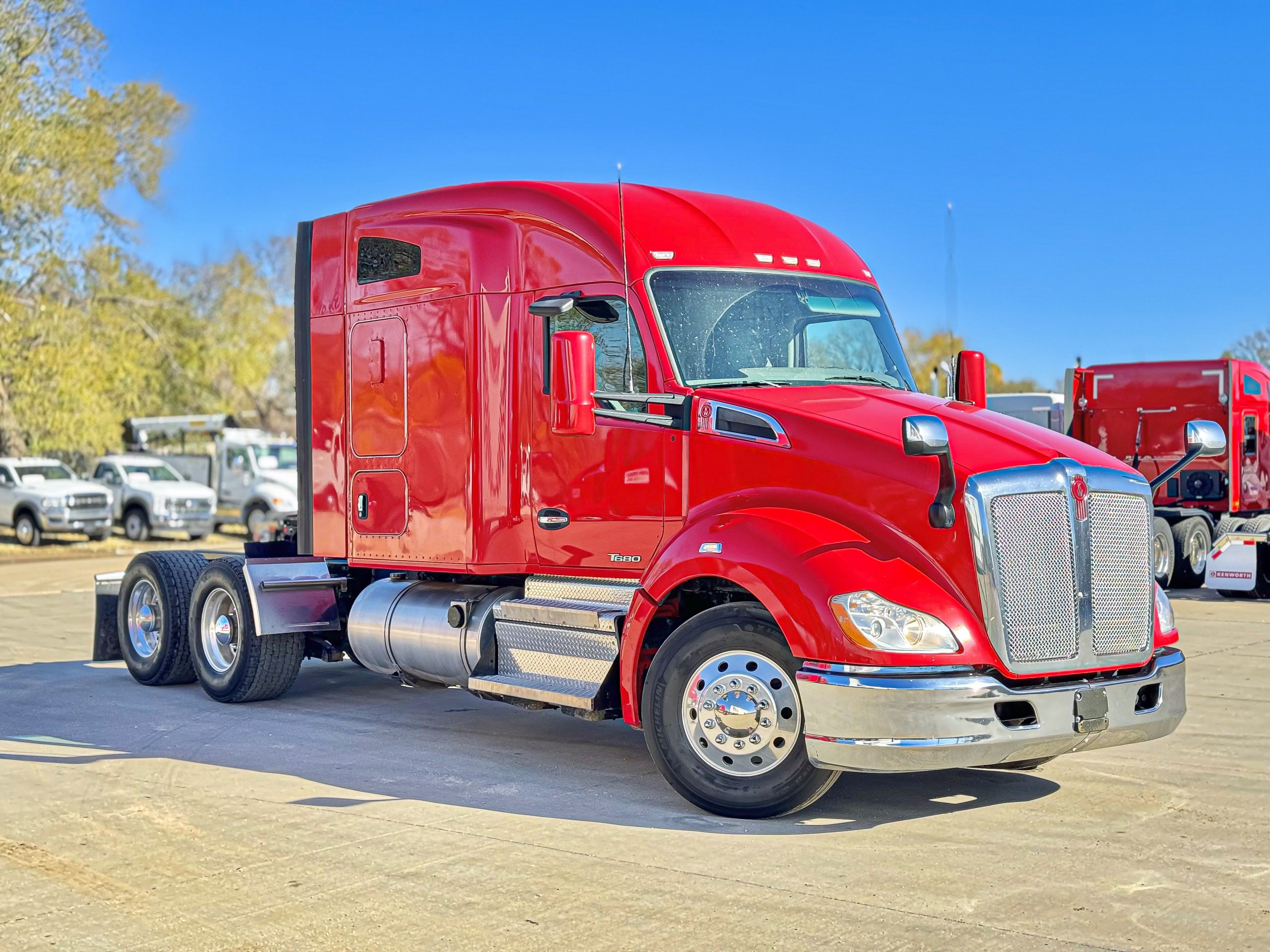 2019 Kenworth T680 - image 4 of 6