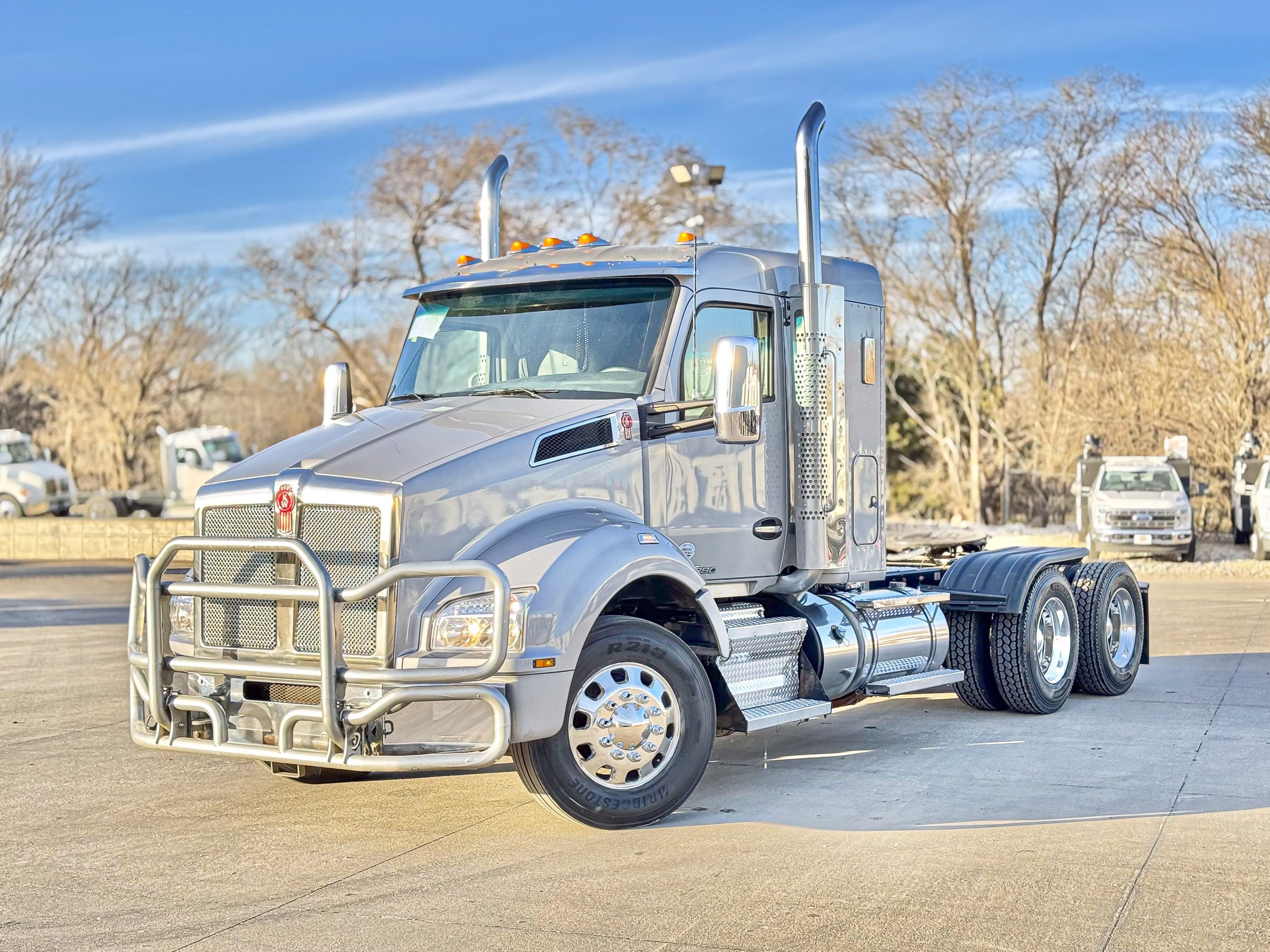 2021 Kenworth T880 - image 2 of 6