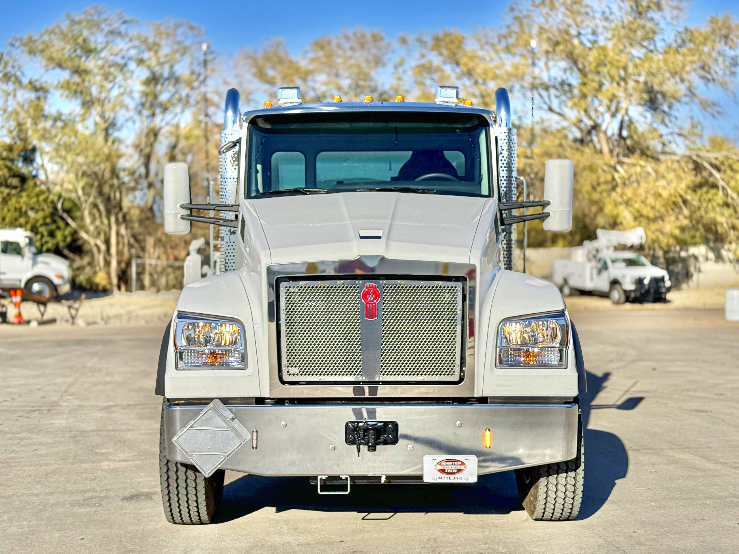 2025 Kenworth T880S - image 3 of 6