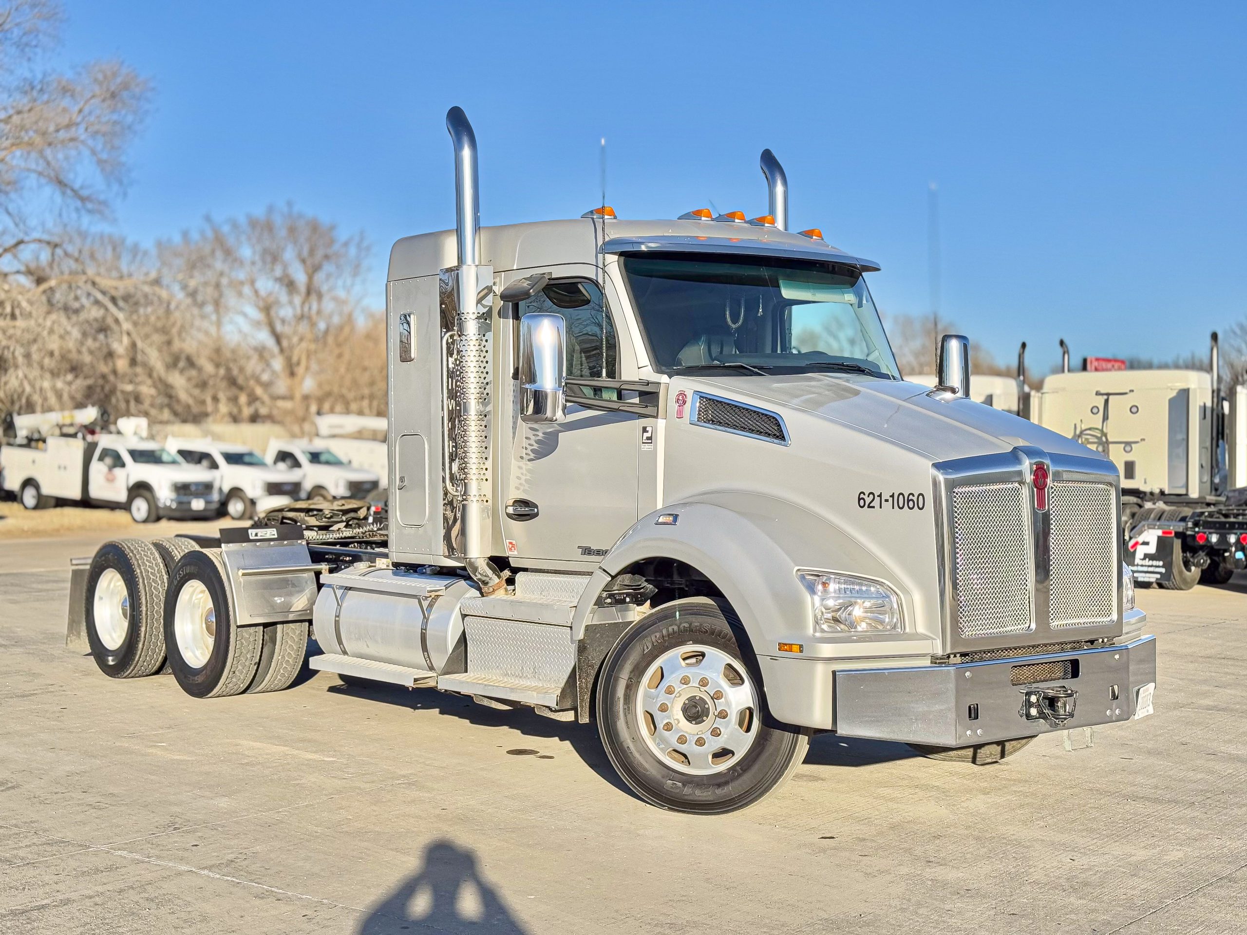 2022 Kenworth T880 - image 4 of 6