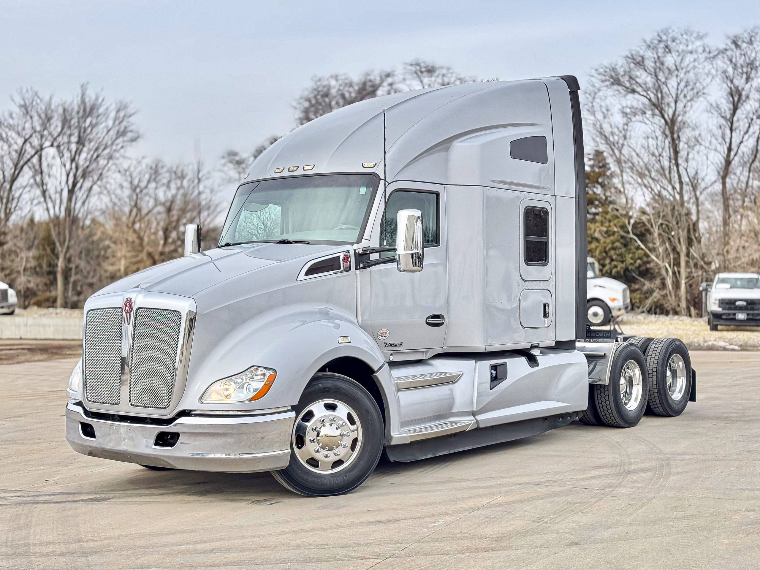 2019 Kenworth T680 - image 2 of 6