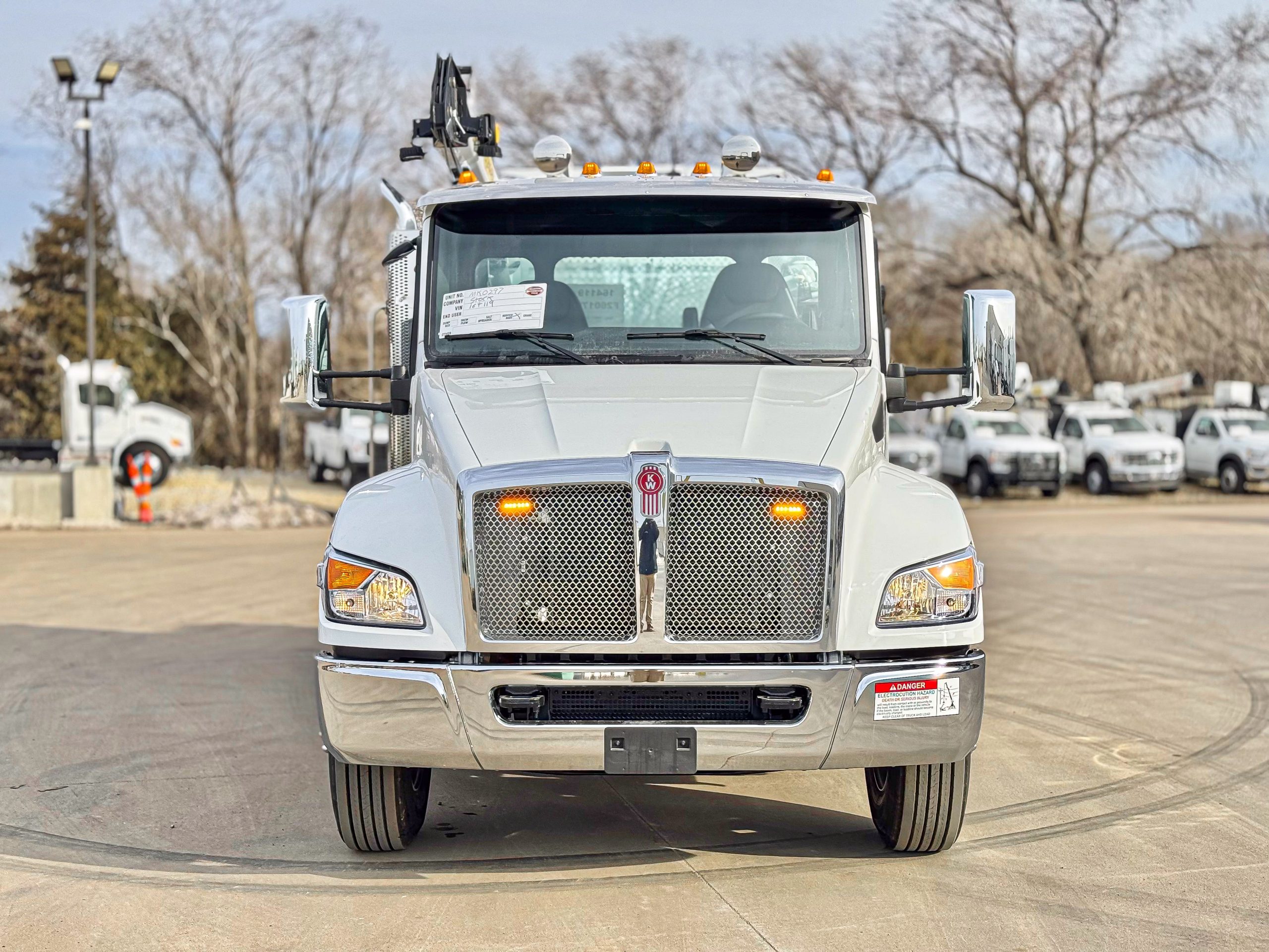 2025 Kenworth T280 - image 2 of 6