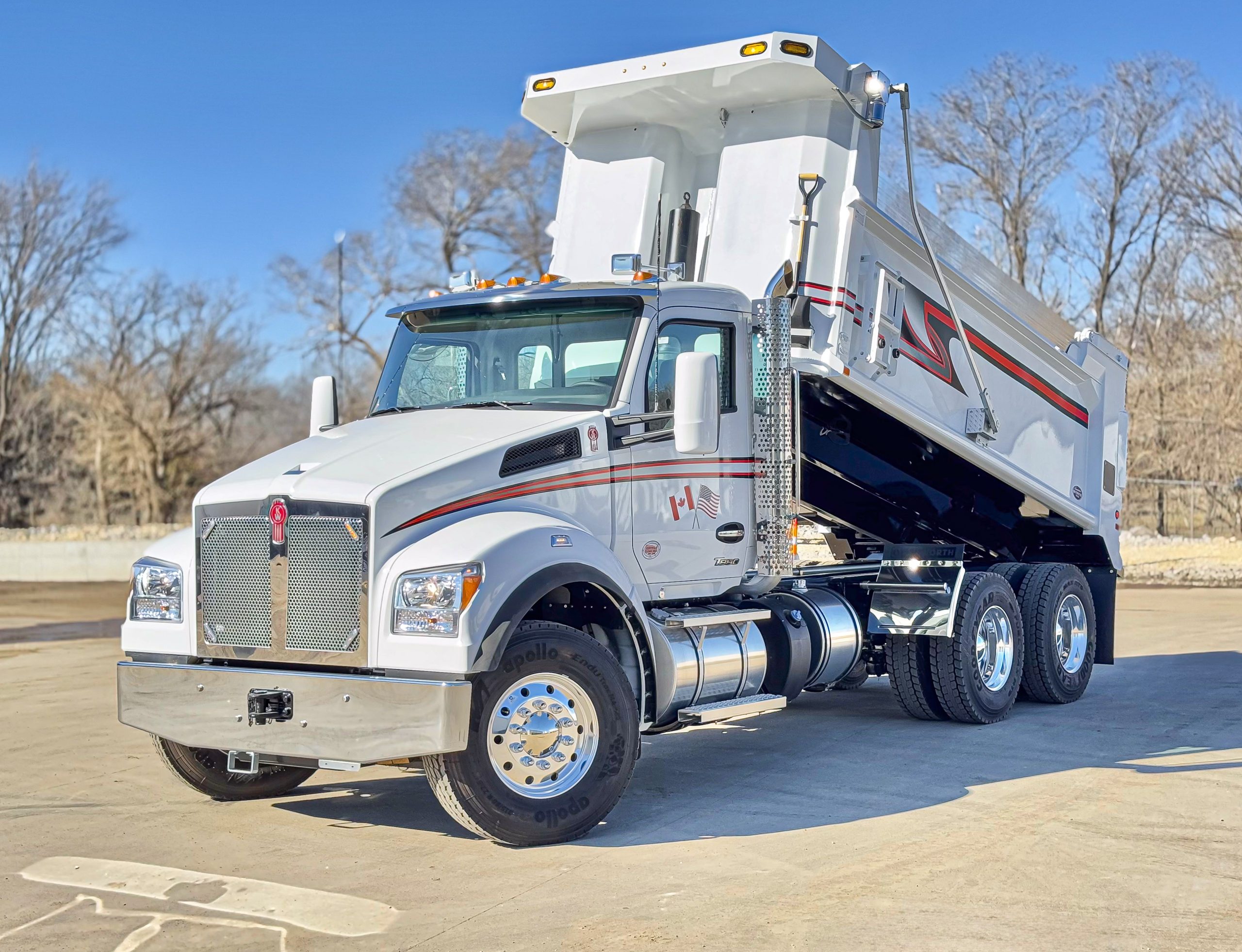 2025 Kenworth T880S - image 2 of 6