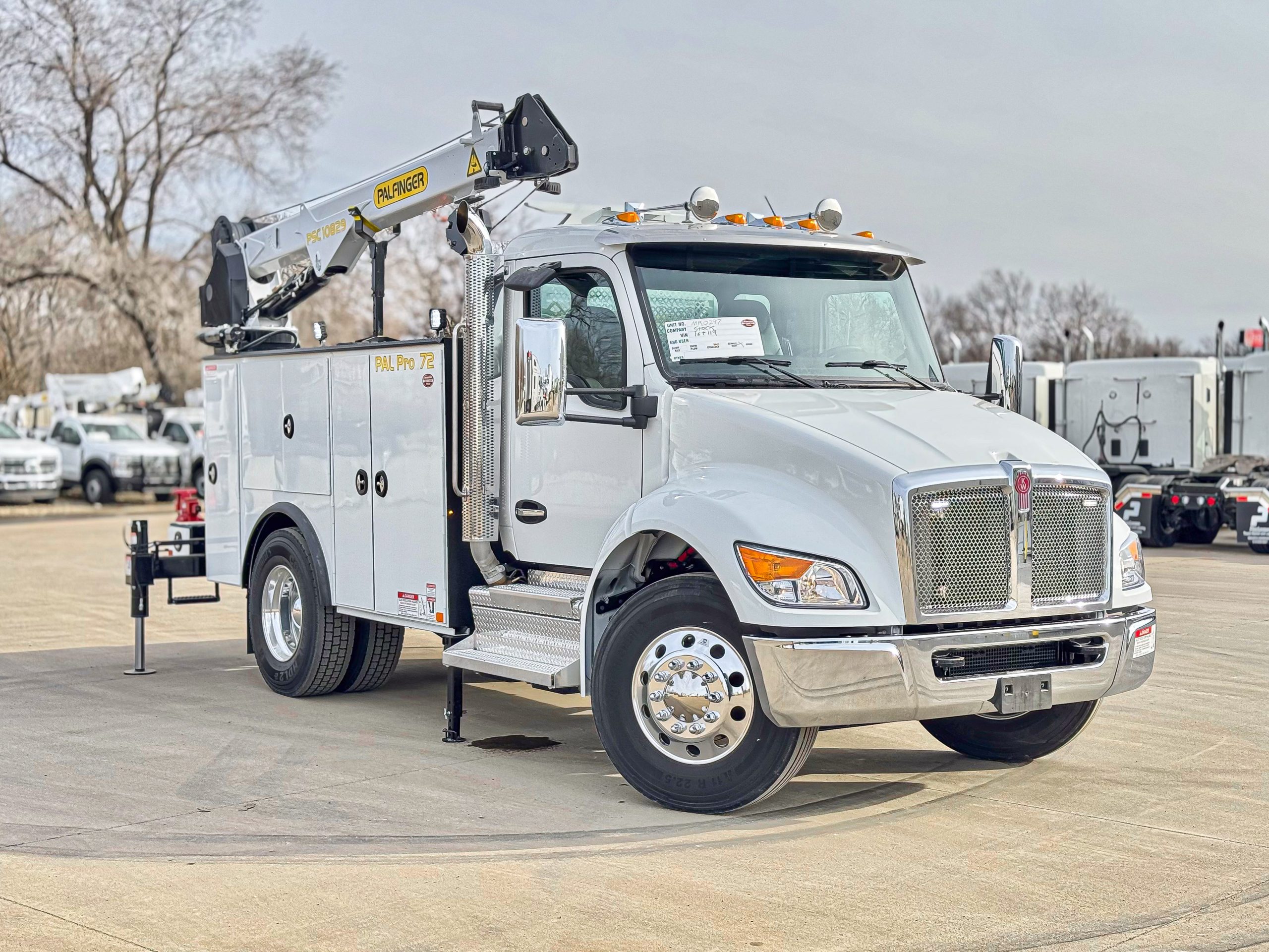 2025 Kenworth T280 - image 3 of 6