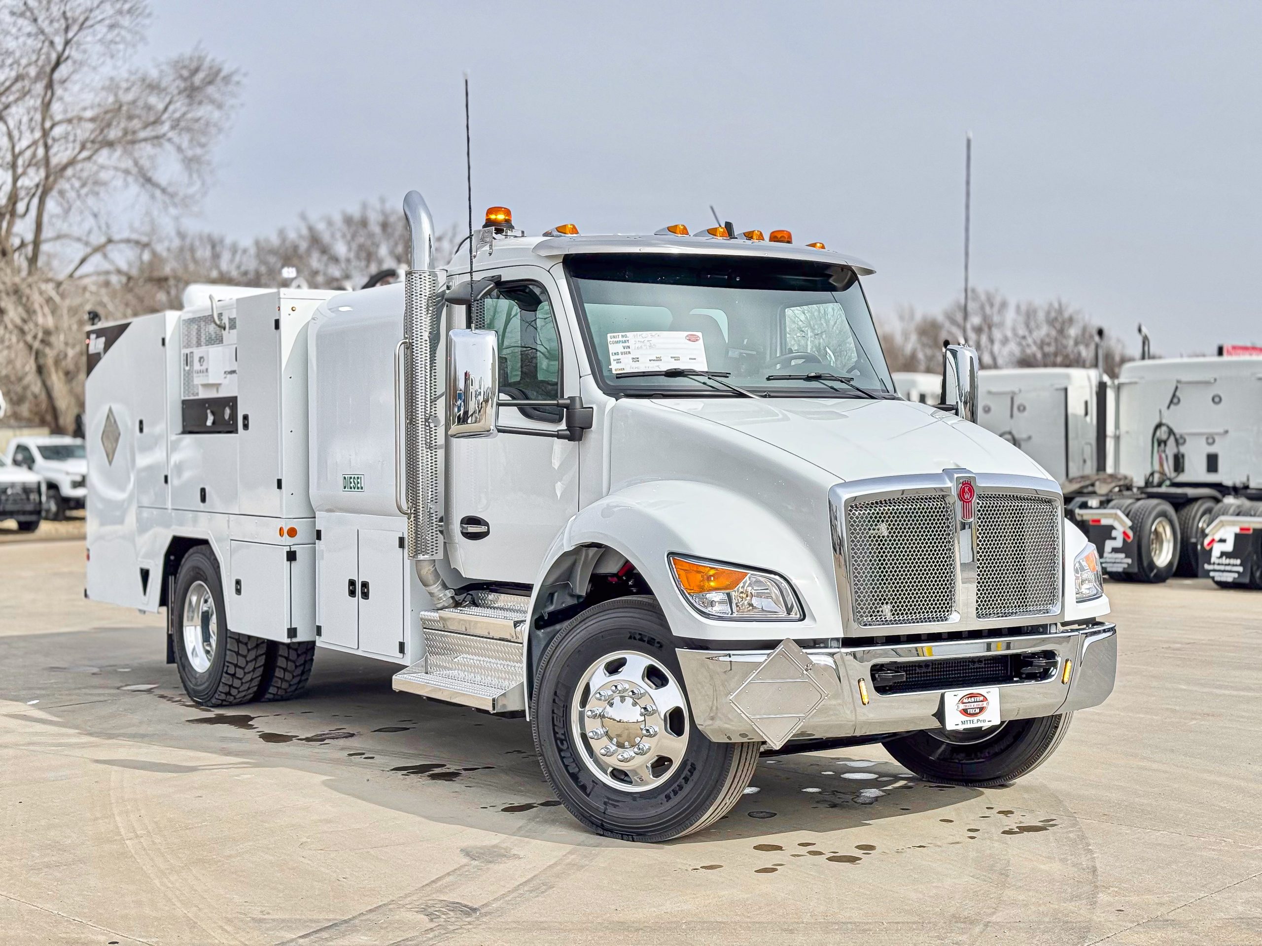 2025 Kenworth T380 - image 3 of 6