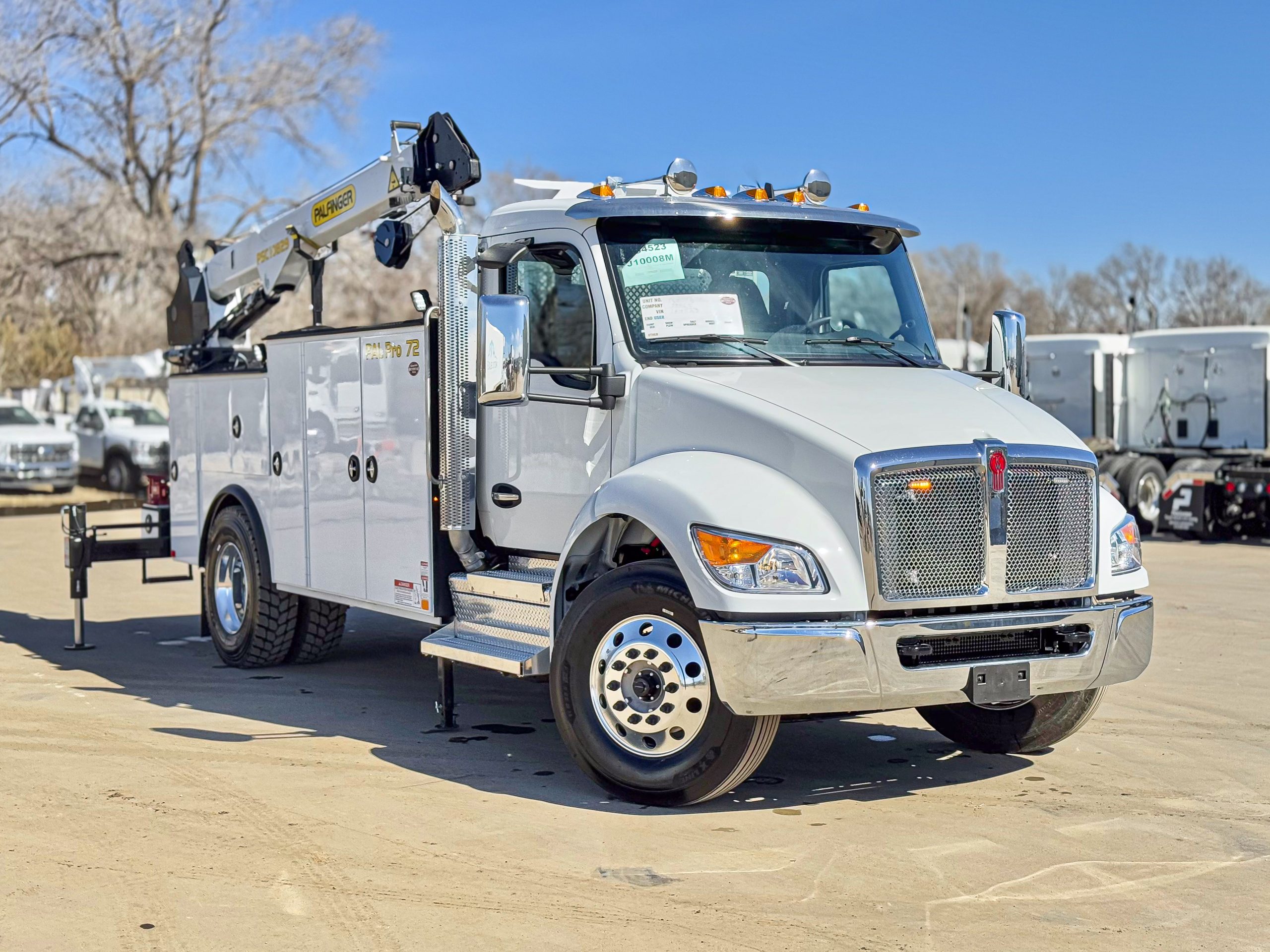 2025 Kenworth T380 - image 3 of 6