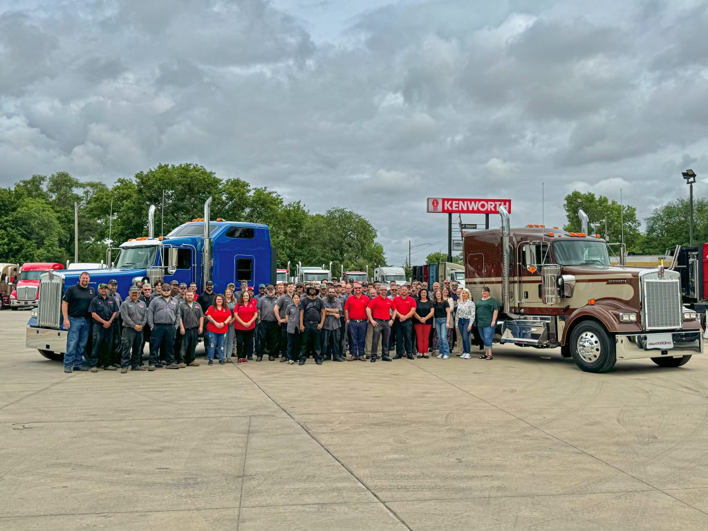 Wichita Kenworth Techs Photo - IMG_2153_jpg