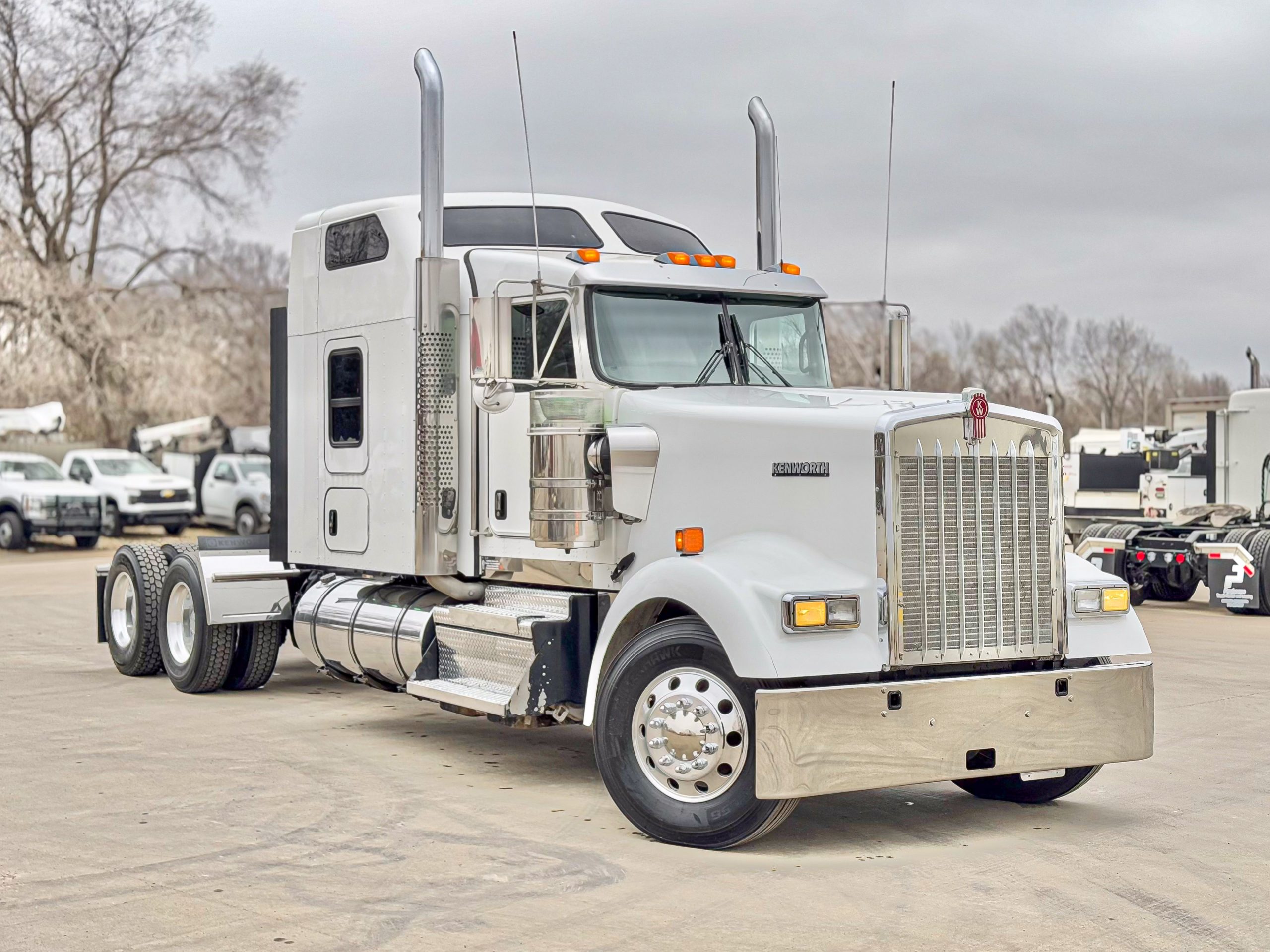 2021 Kenworth W900L - image 4 of 6