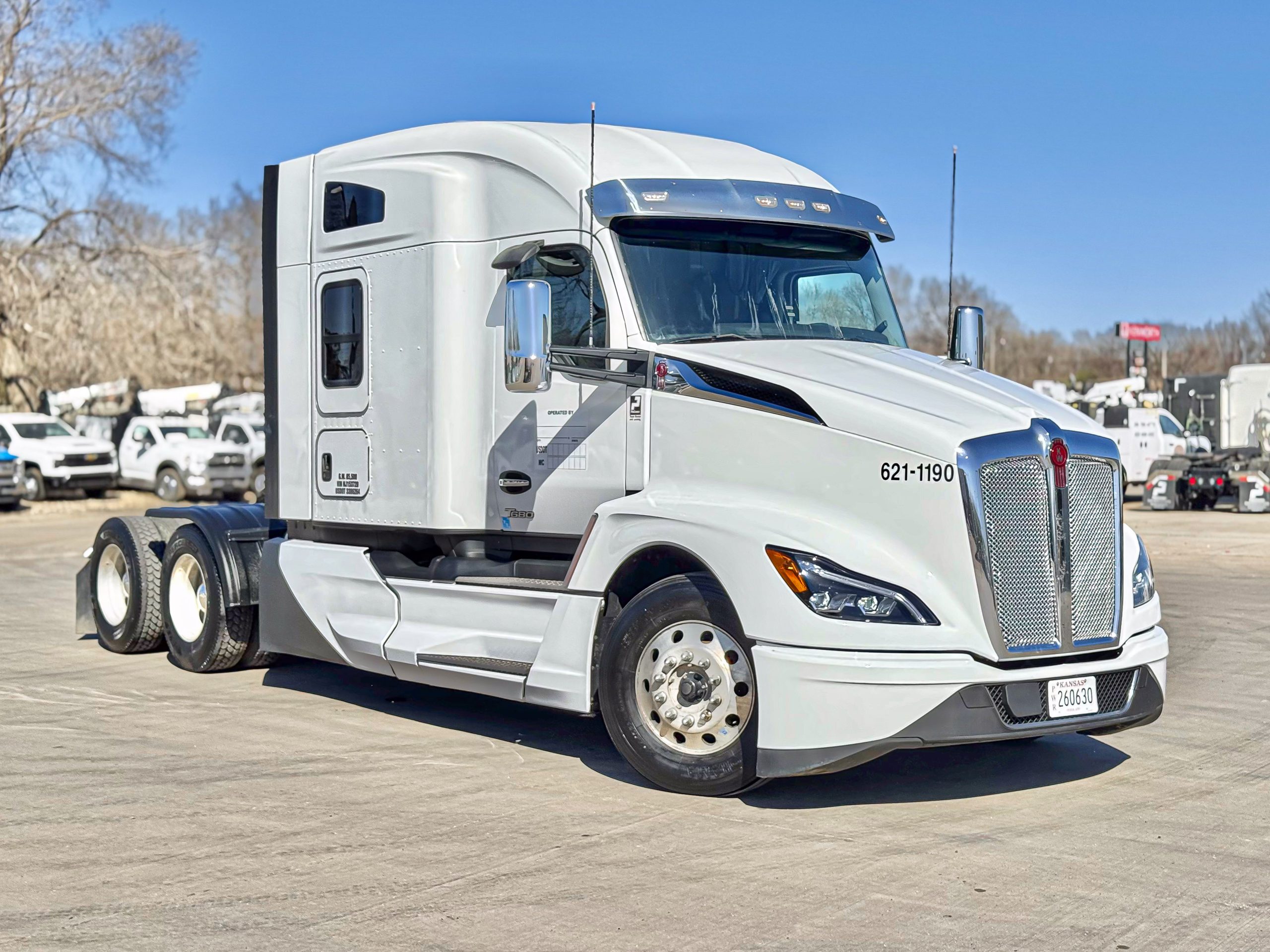 2024 Kenworth T680 - image 3 of 6